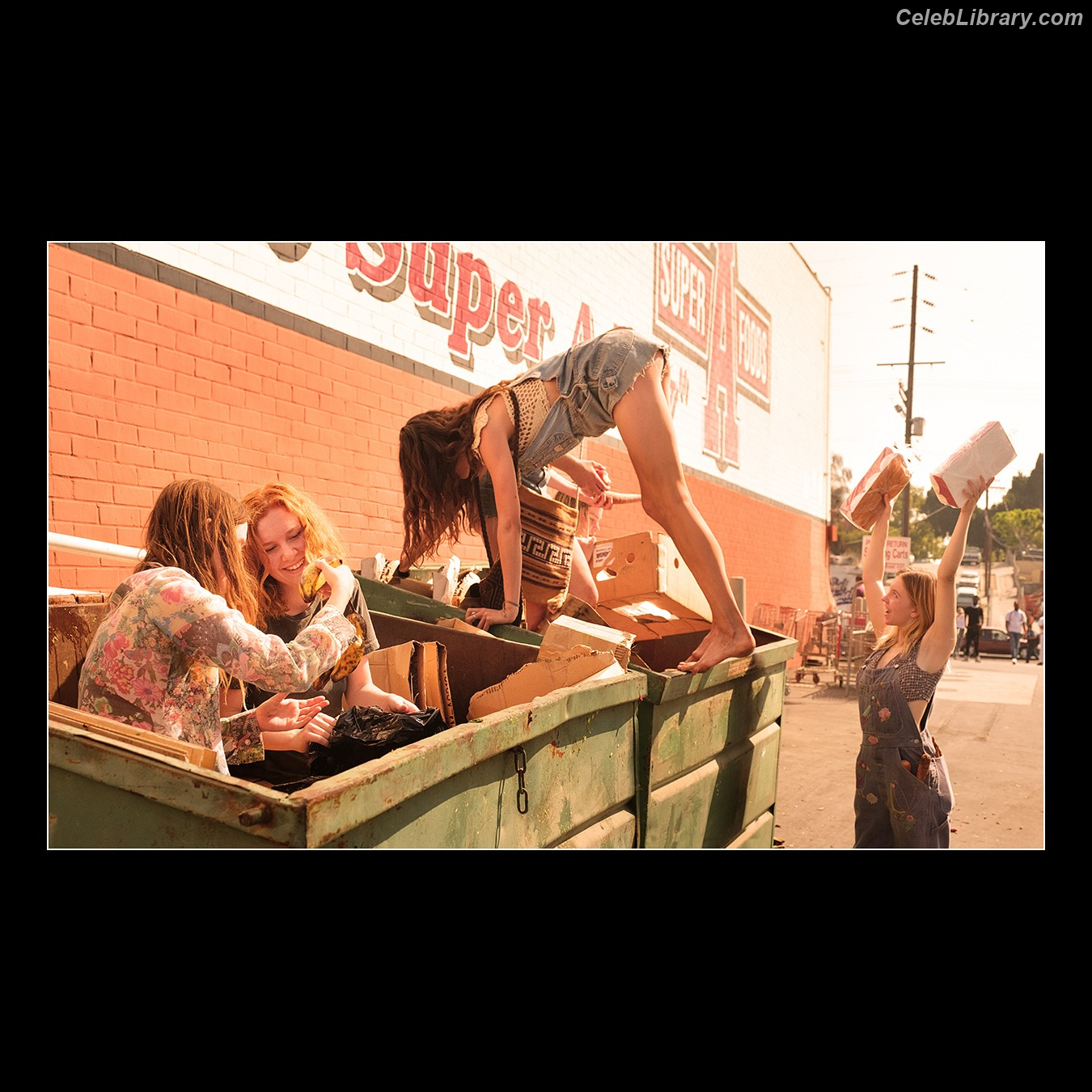 Sydney Sweeney photo 16 of 12007
