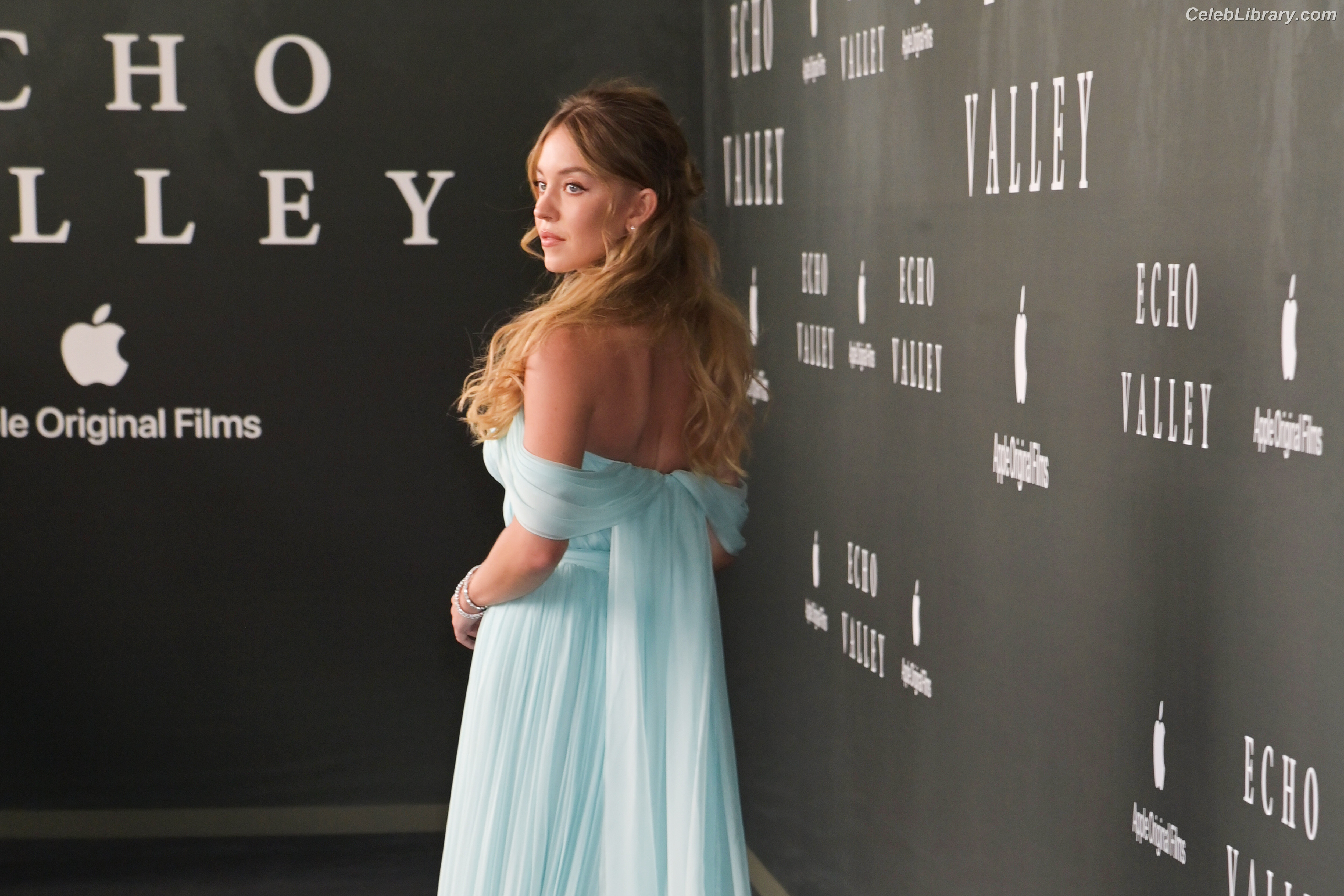 Sydney Sweeney photo 21 of 12007