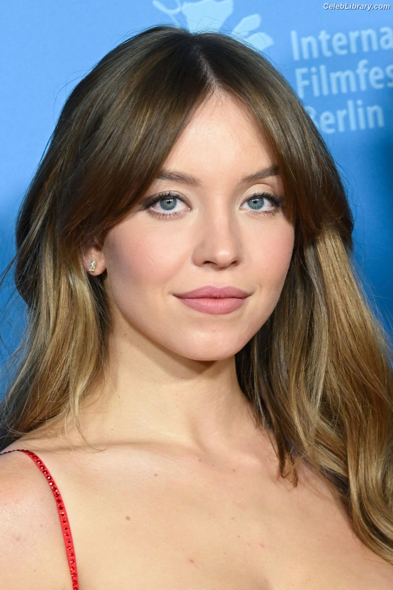 Sydney Sweeney photo 4 of 12007
