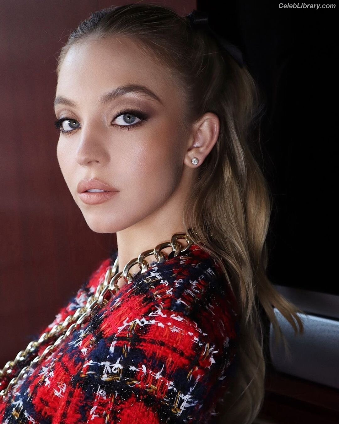 Sydney Sweeney photo 24 of 12007