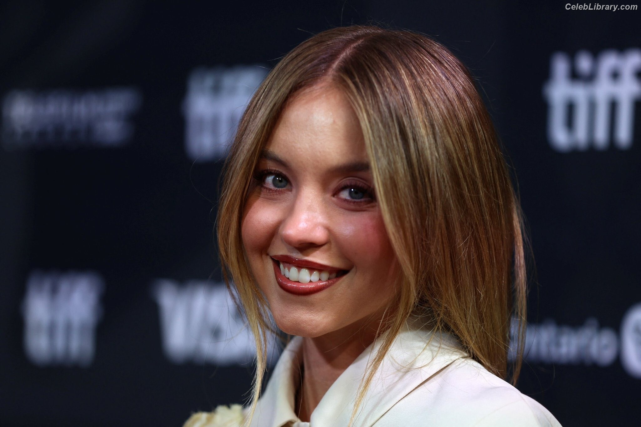 Sydney Sweeney photo 4 of 12007