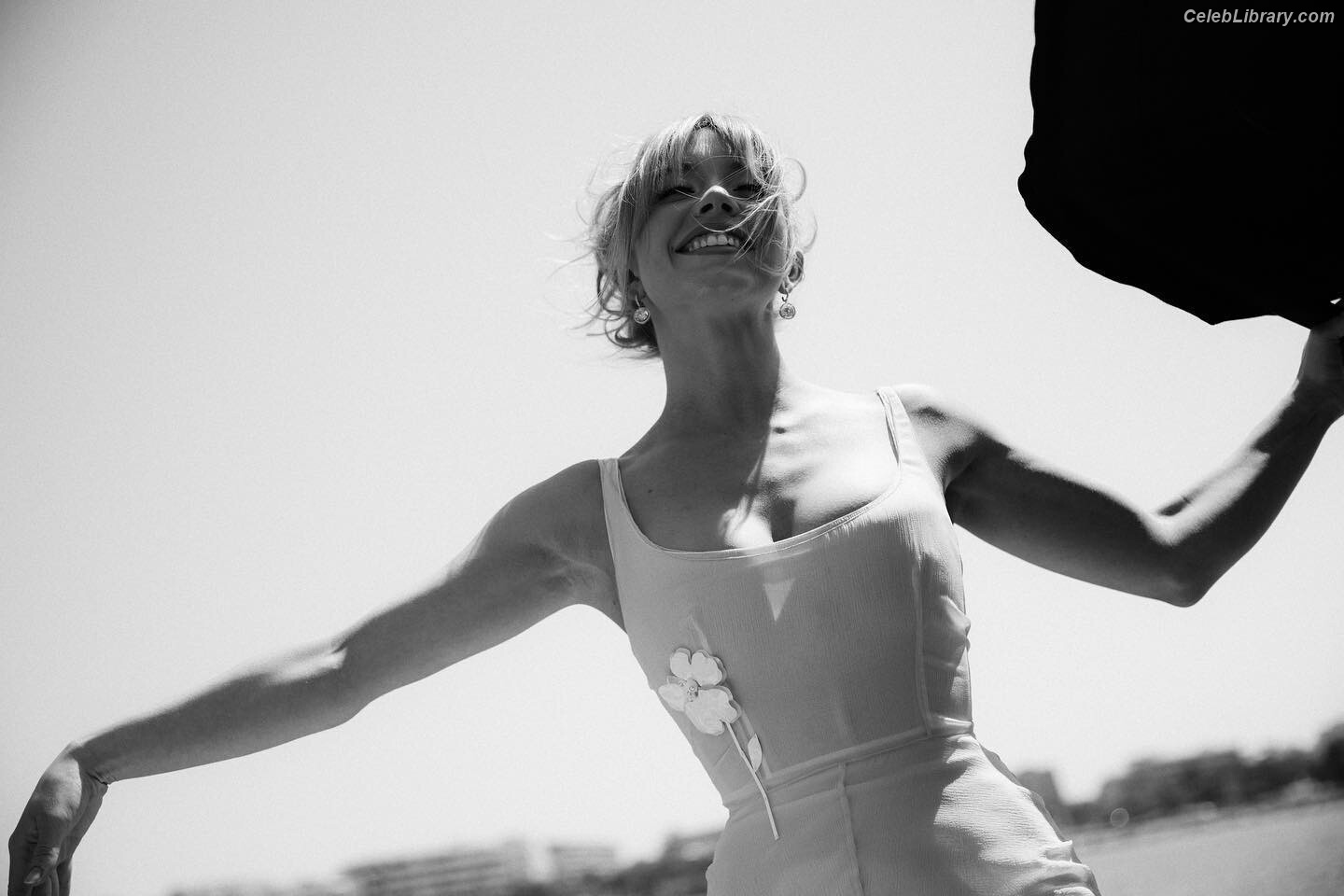 Sydney Sweeney photo 12 of 12007