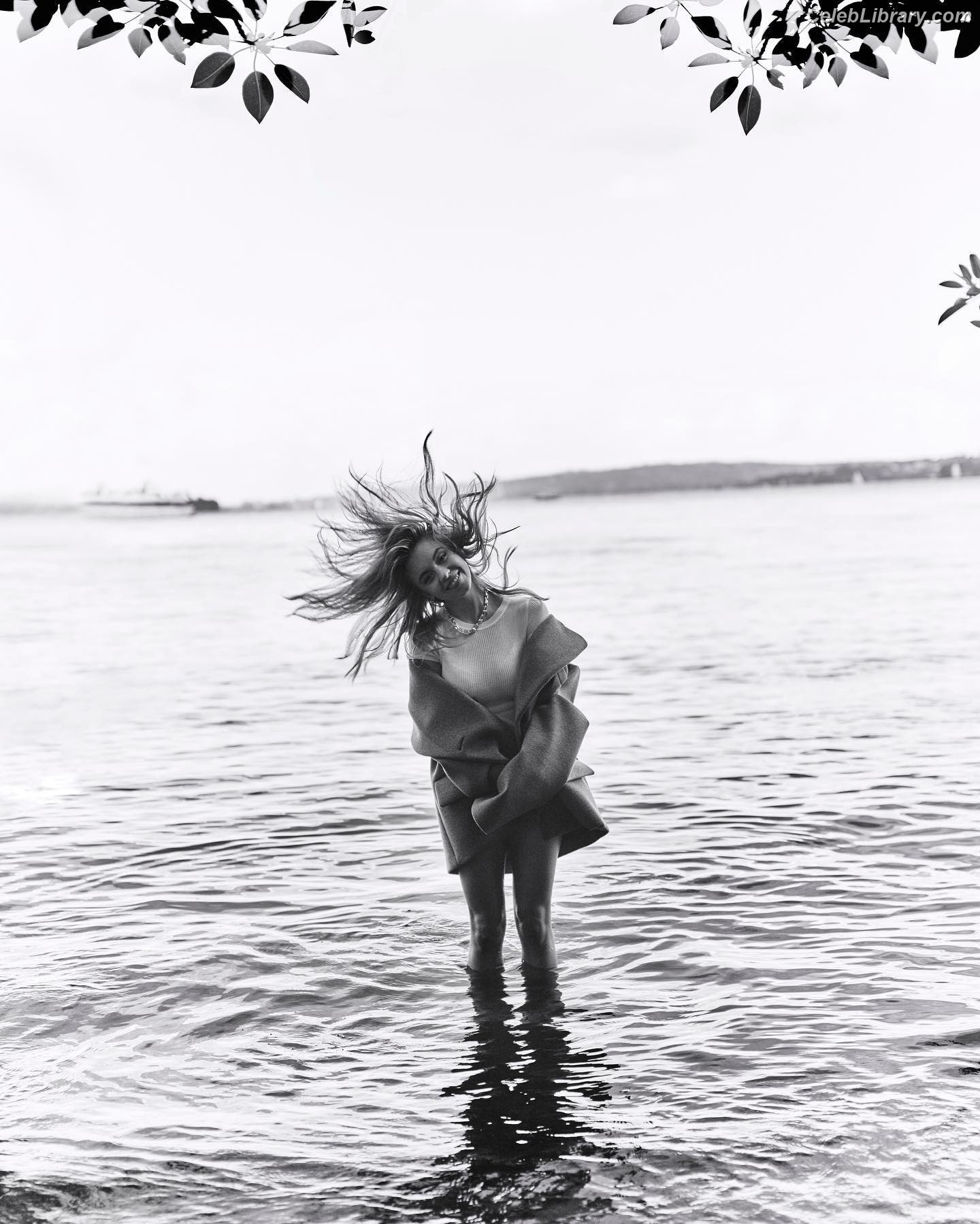 Sydney Sweeney photo 2 of 12007