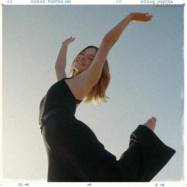 Sydney Sweeney photo 3 of 12007