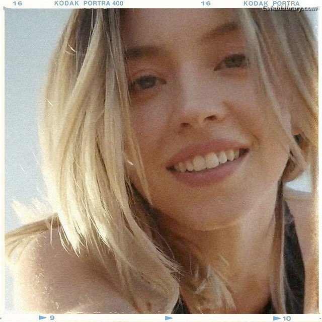 Sydney Sweeney photo 4 of 12007