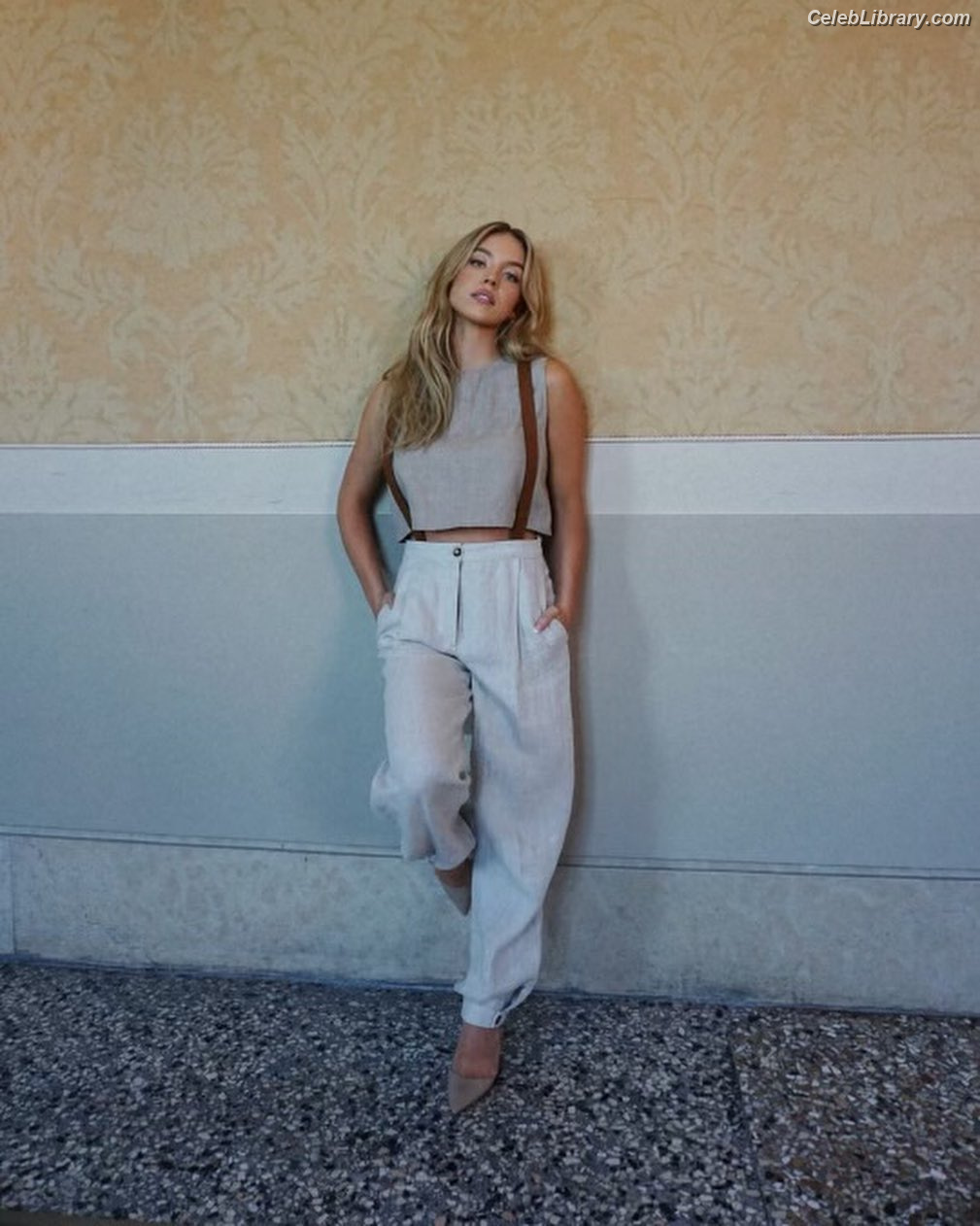 Sydney Sweeney photo 7 of 12007