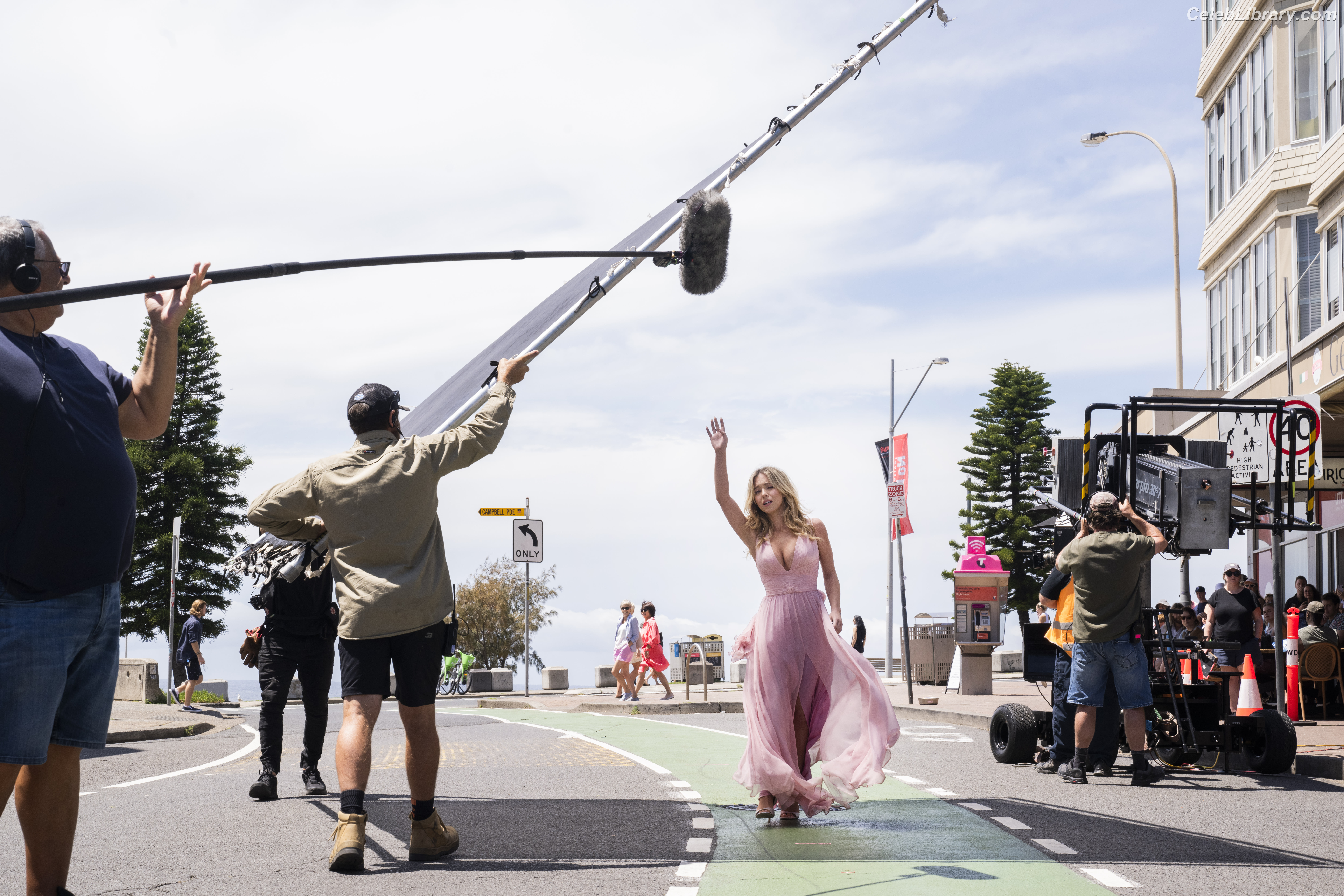 Sydney Sweeney photo 6 of 12007