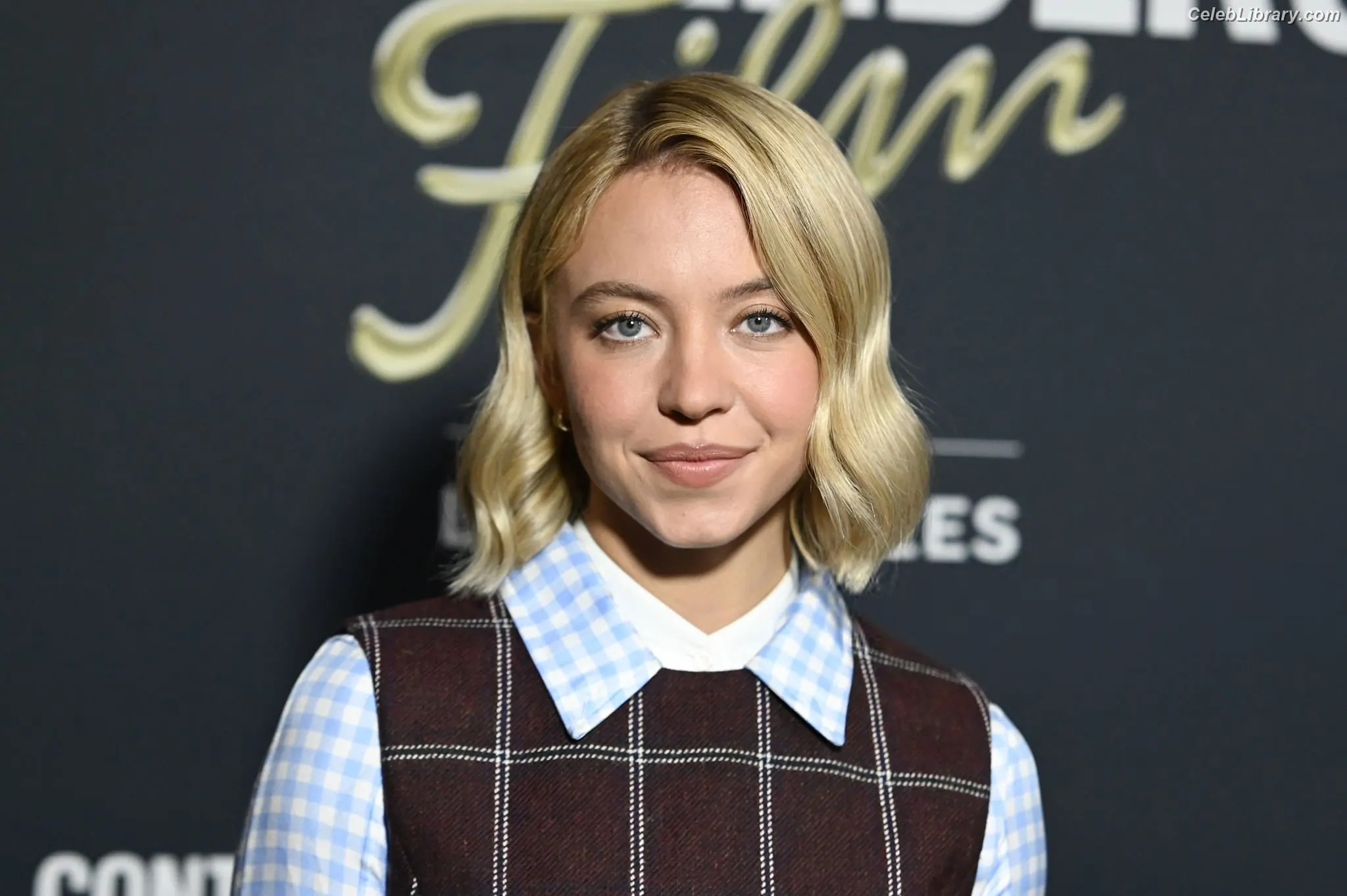 Sydney Sweeney photo 24 of 12030