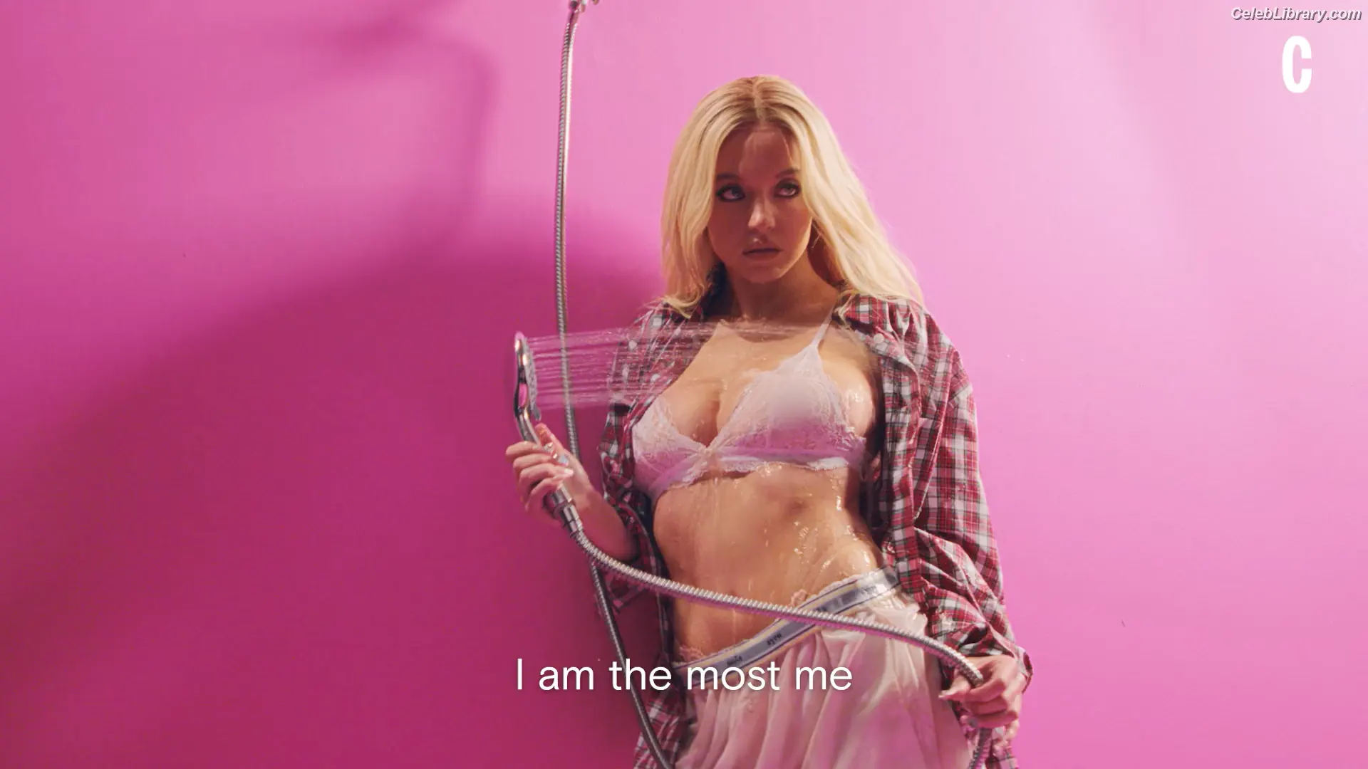 Sydney Sweeney photo 5 of 12030
