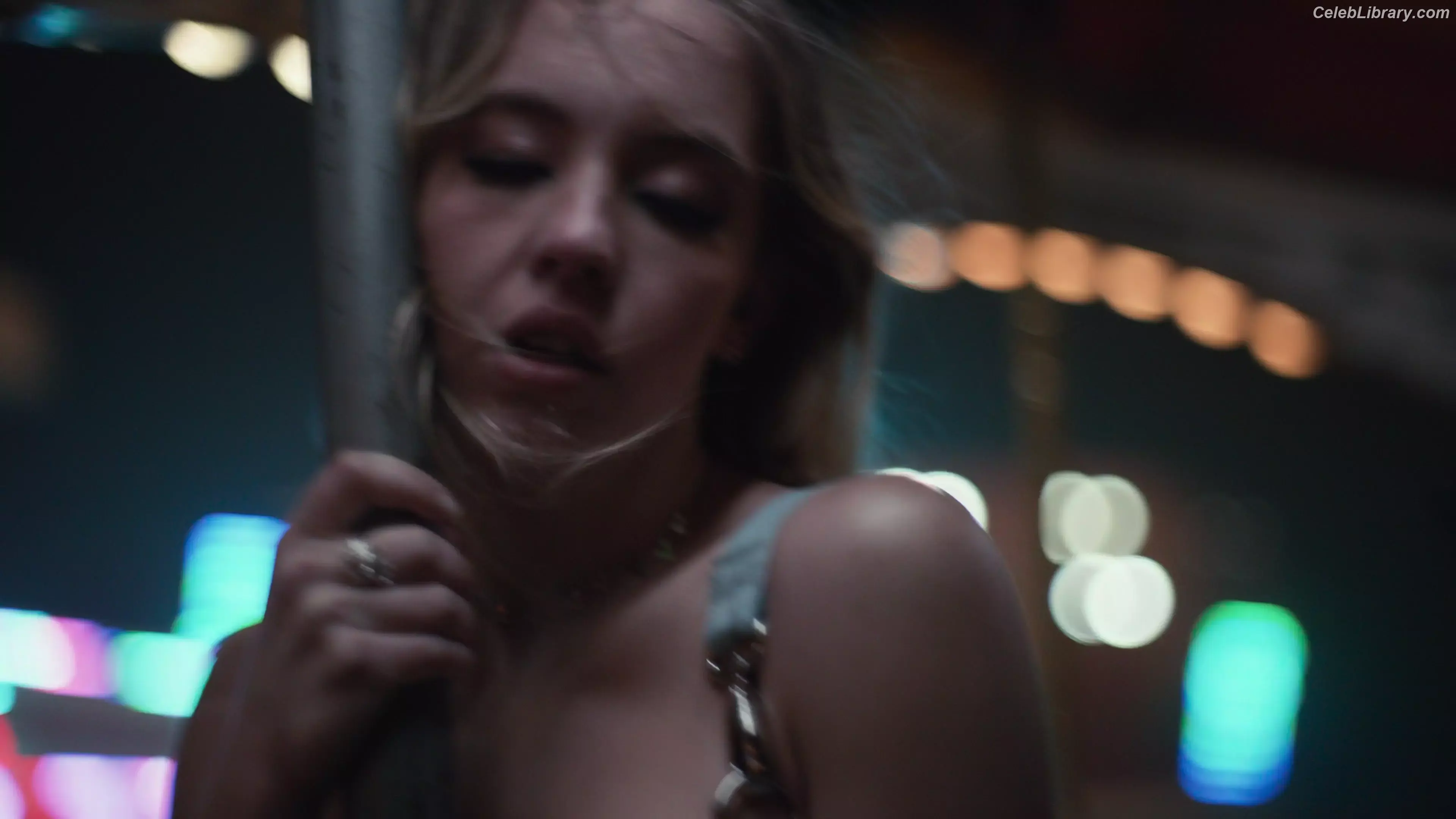 Sydney Sweeney photo 13 of 12030