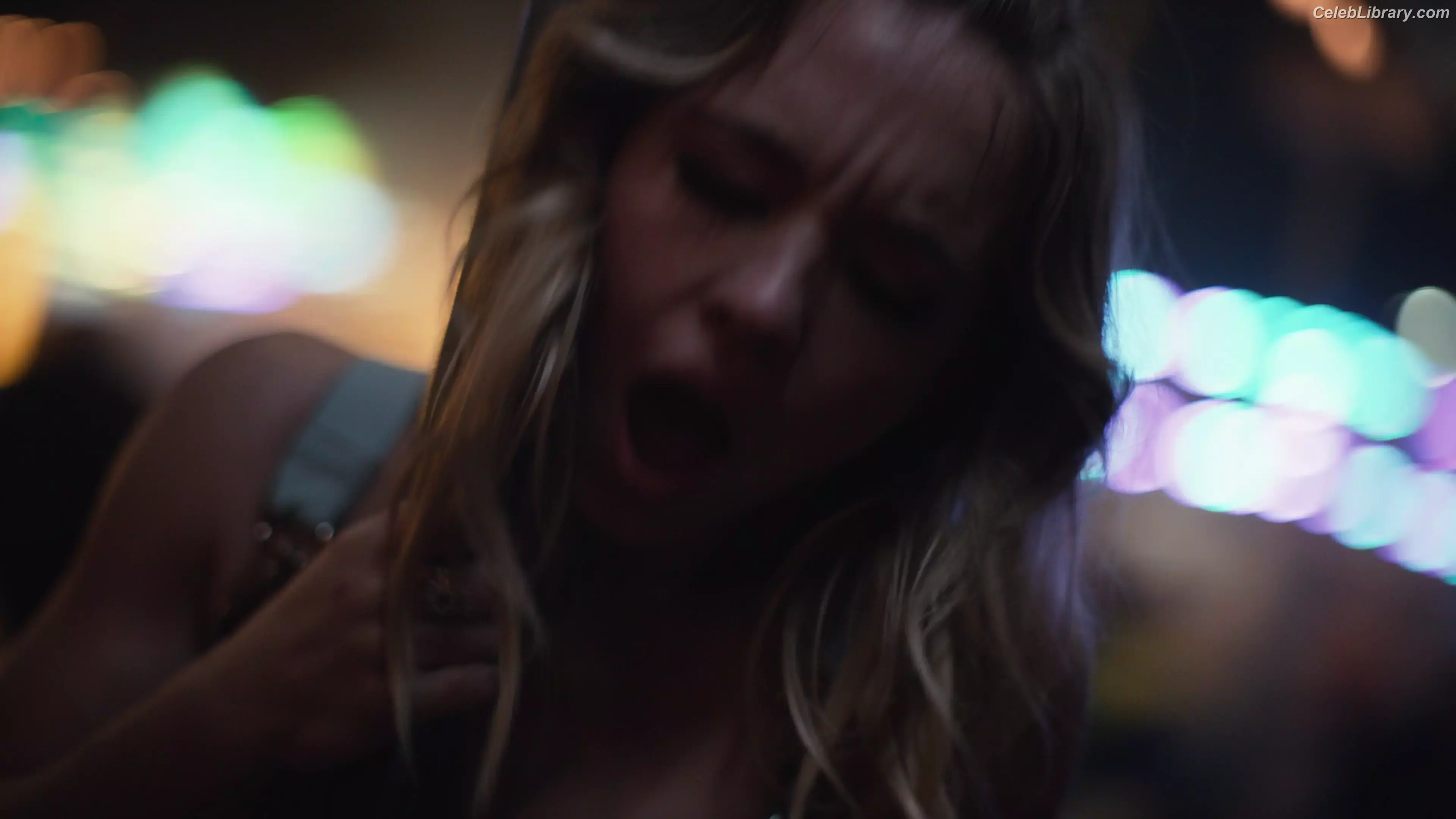 Sydney Sweeney photo 14 of 12030
