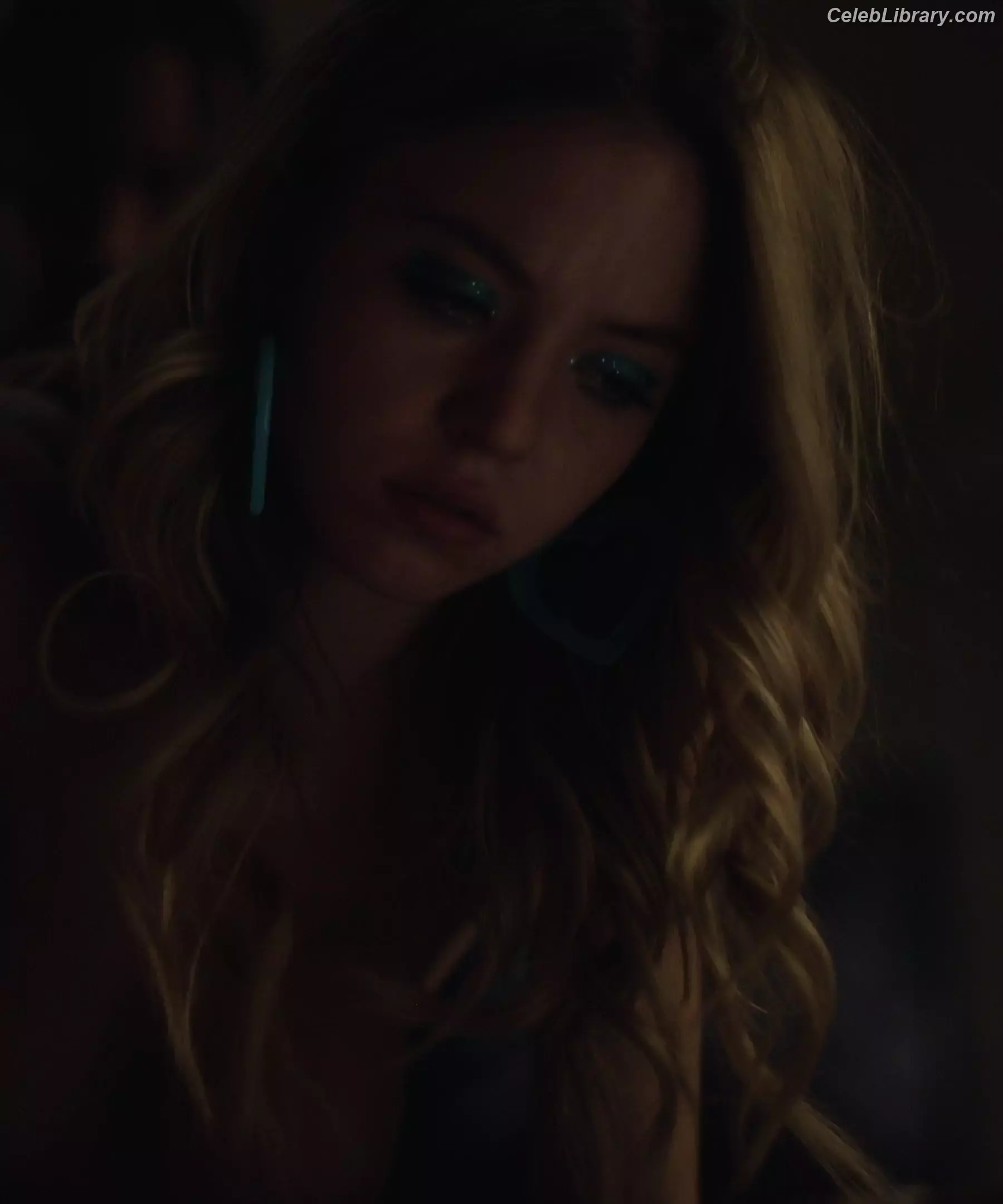Sydney Sweeney photo 23 of 12030