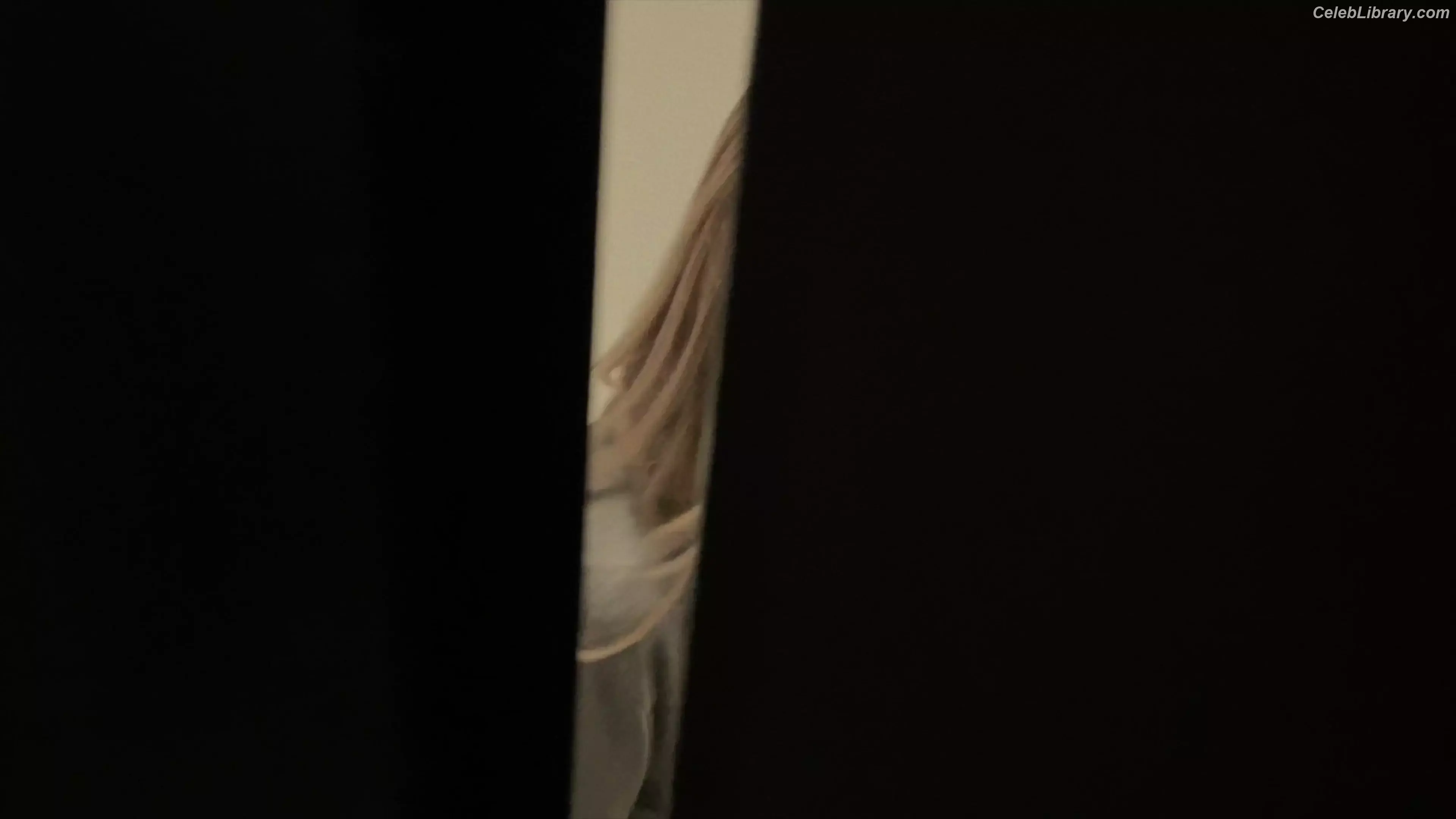 Sydney Sweeney photo 3 of 12030