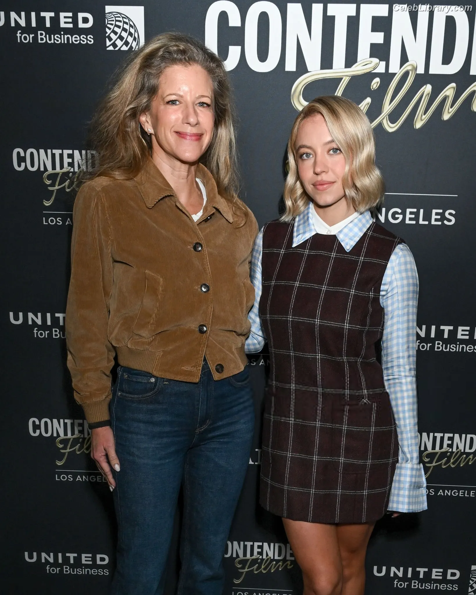 Sydney Sweeney photo 23 of 12030