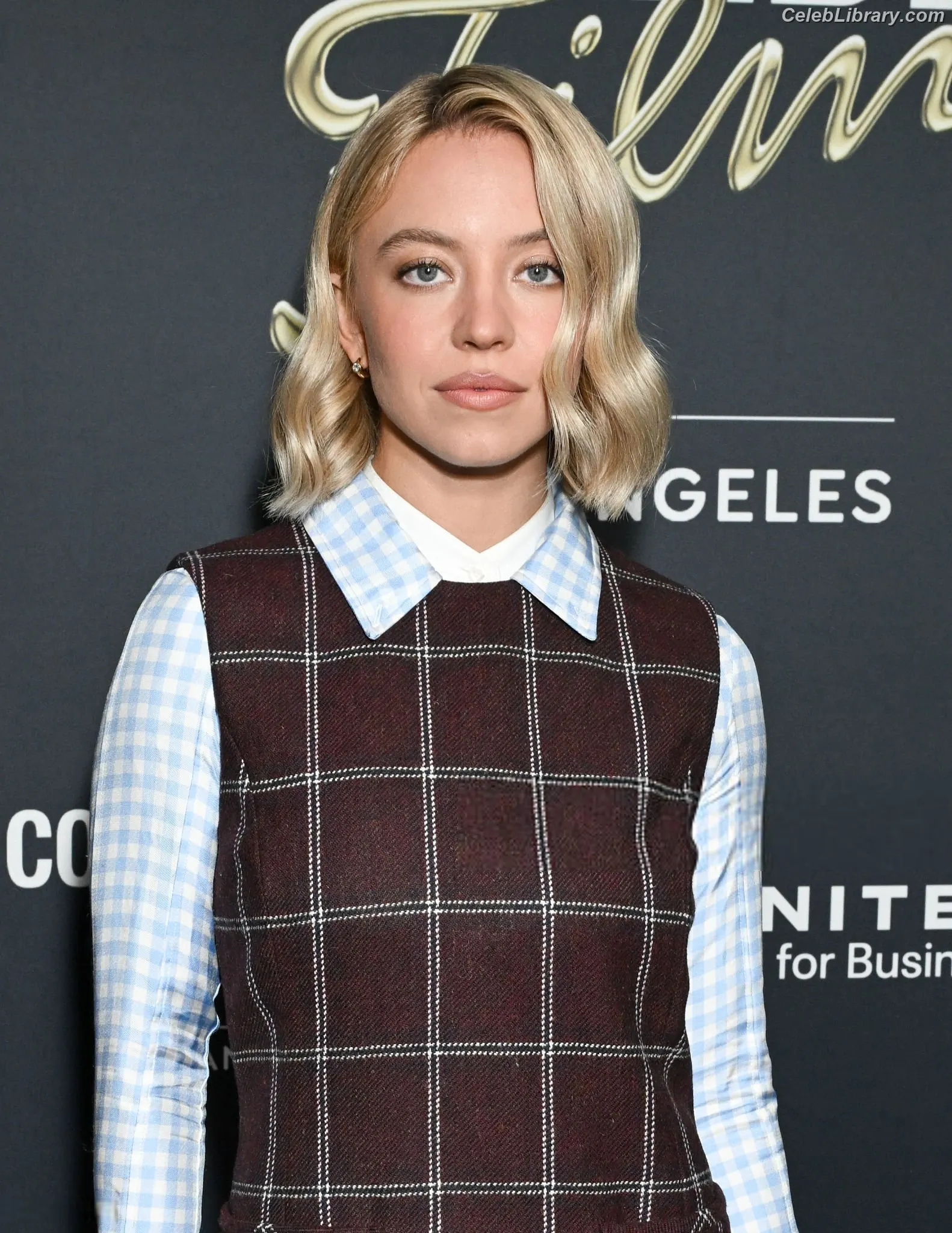 Sydney Sweeney photo 11 of 12030