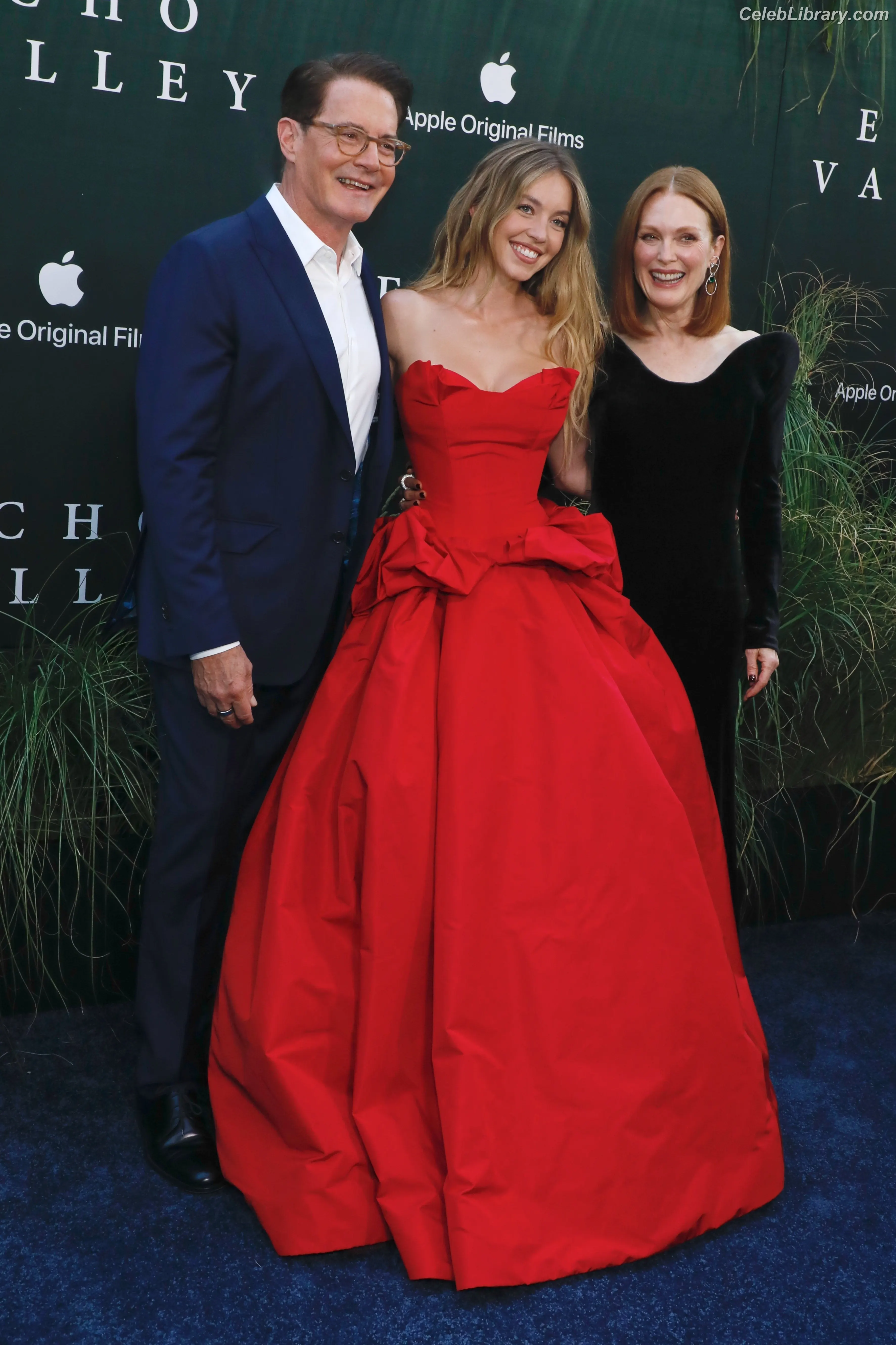 Sydney Sweeney photo 11 of 12030