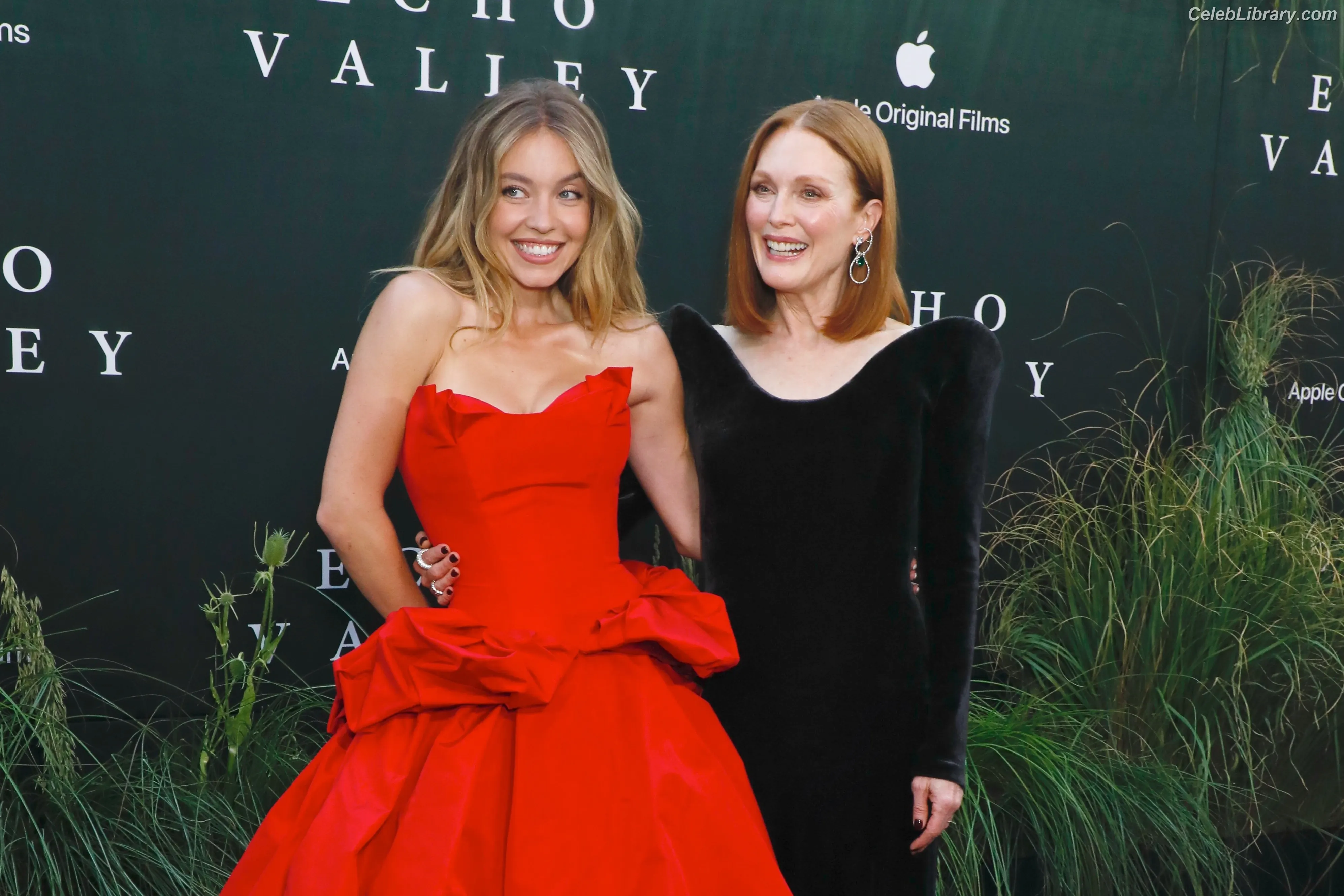 Sydney Sweeney photo 15 of 12030