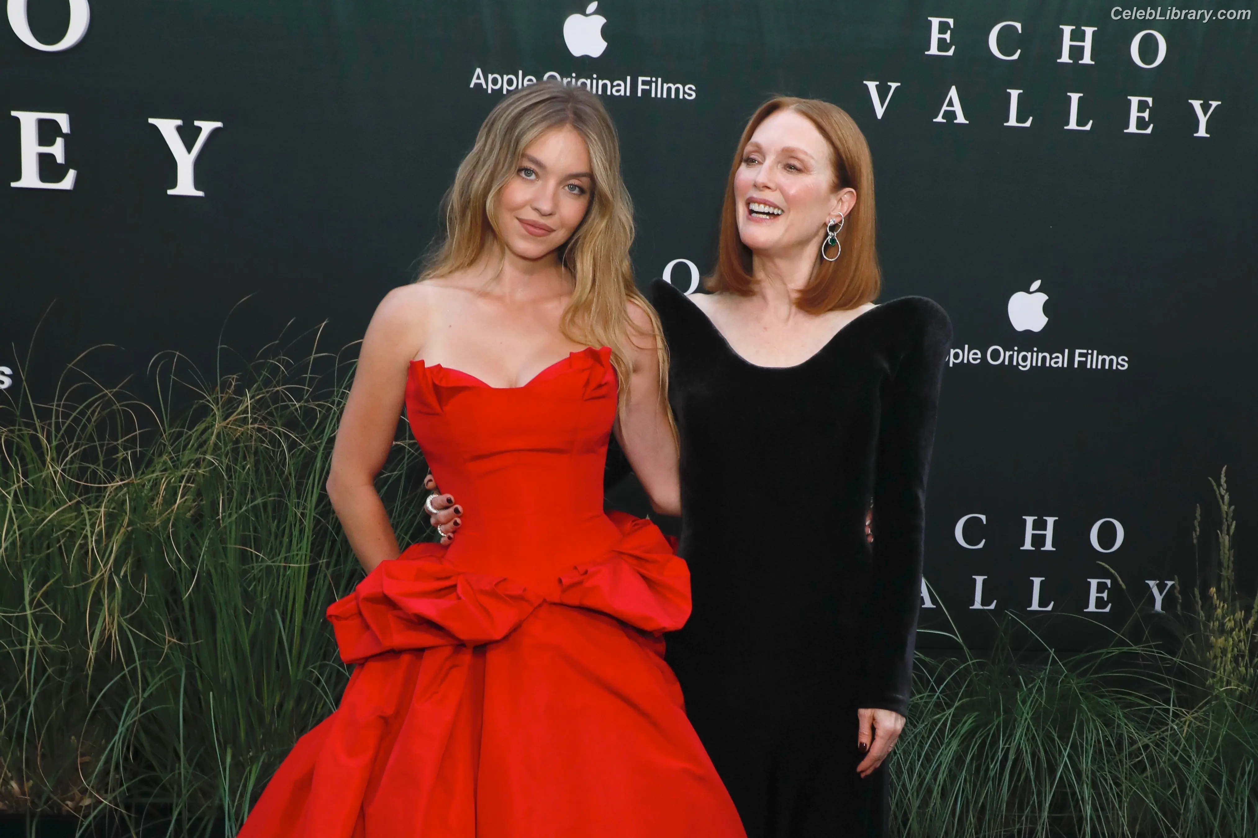 Sydney Sweeney photo 7 of 12030