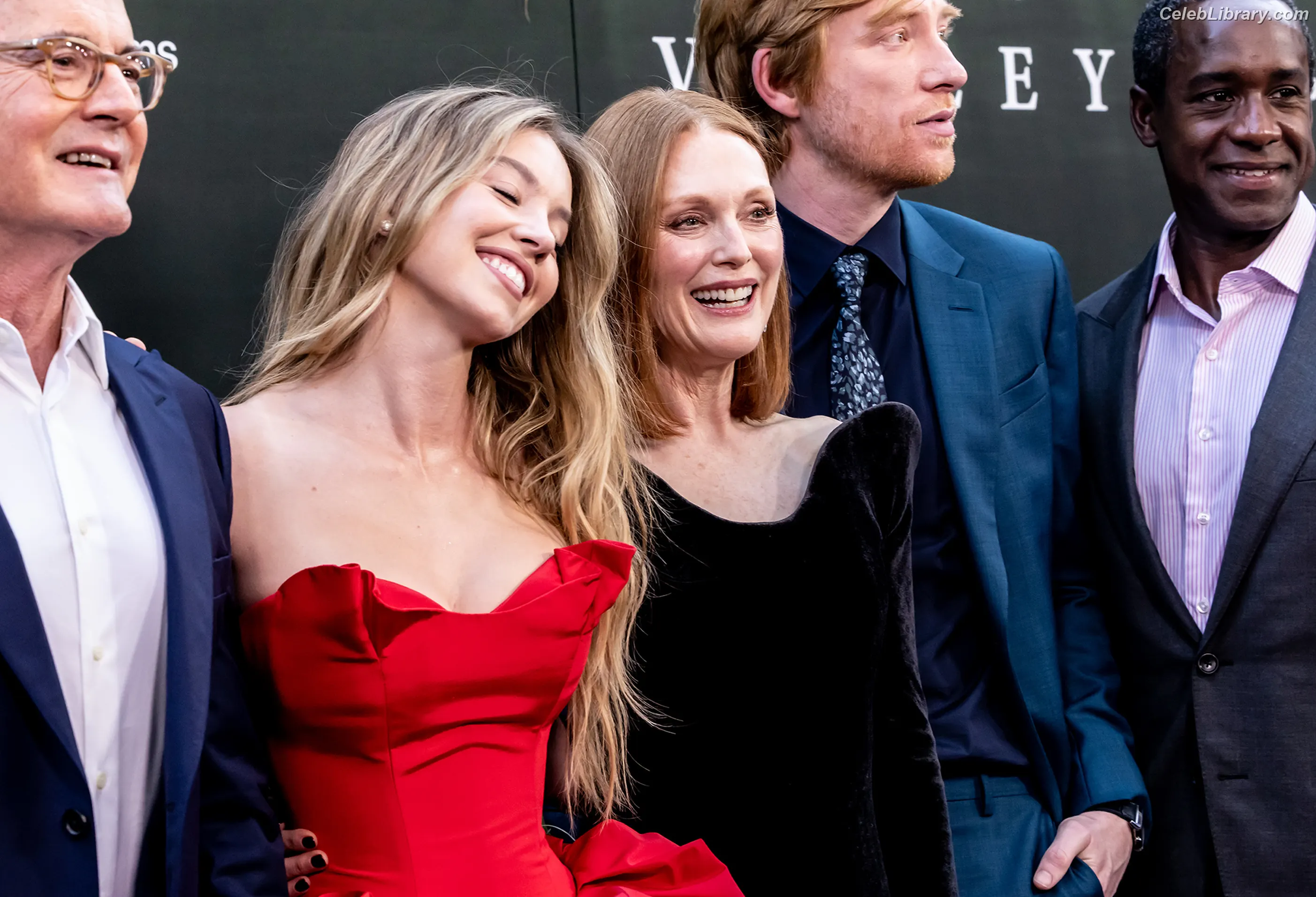 Sydney Sweeney photo 13 of 12030