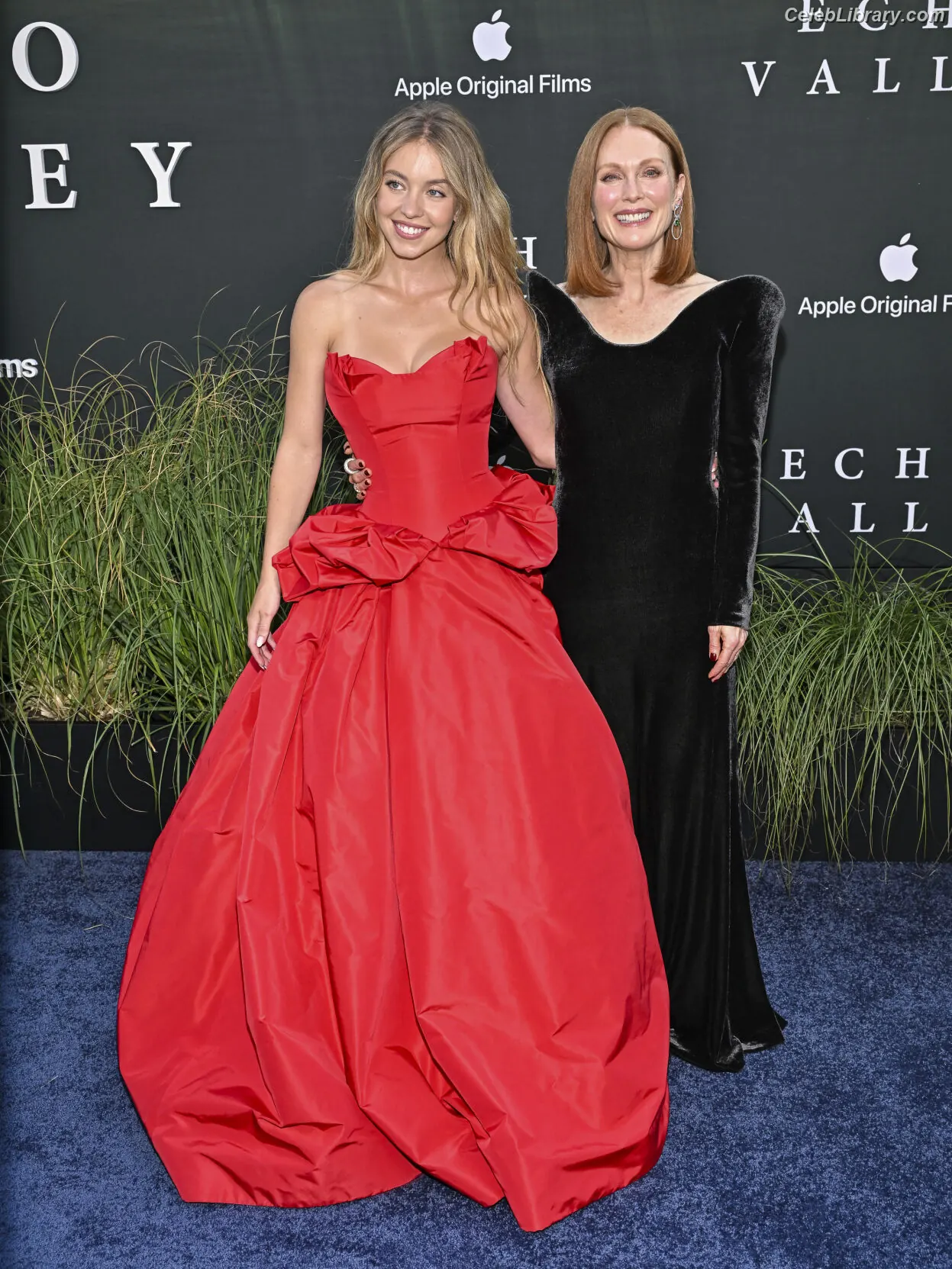 Sydney Sweeney photo 17 of 12030