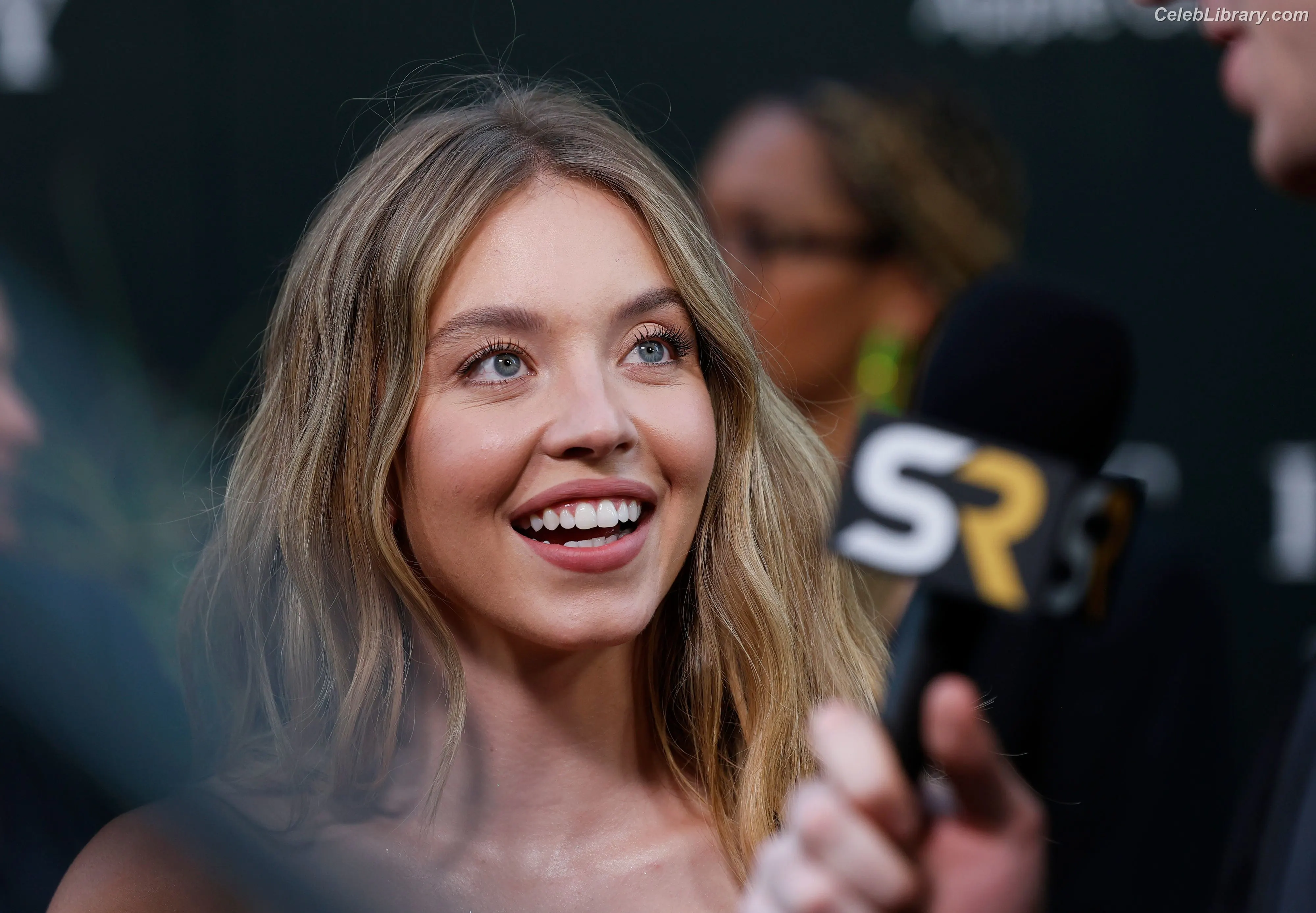Sydney Sweeney photo 13 of 12030