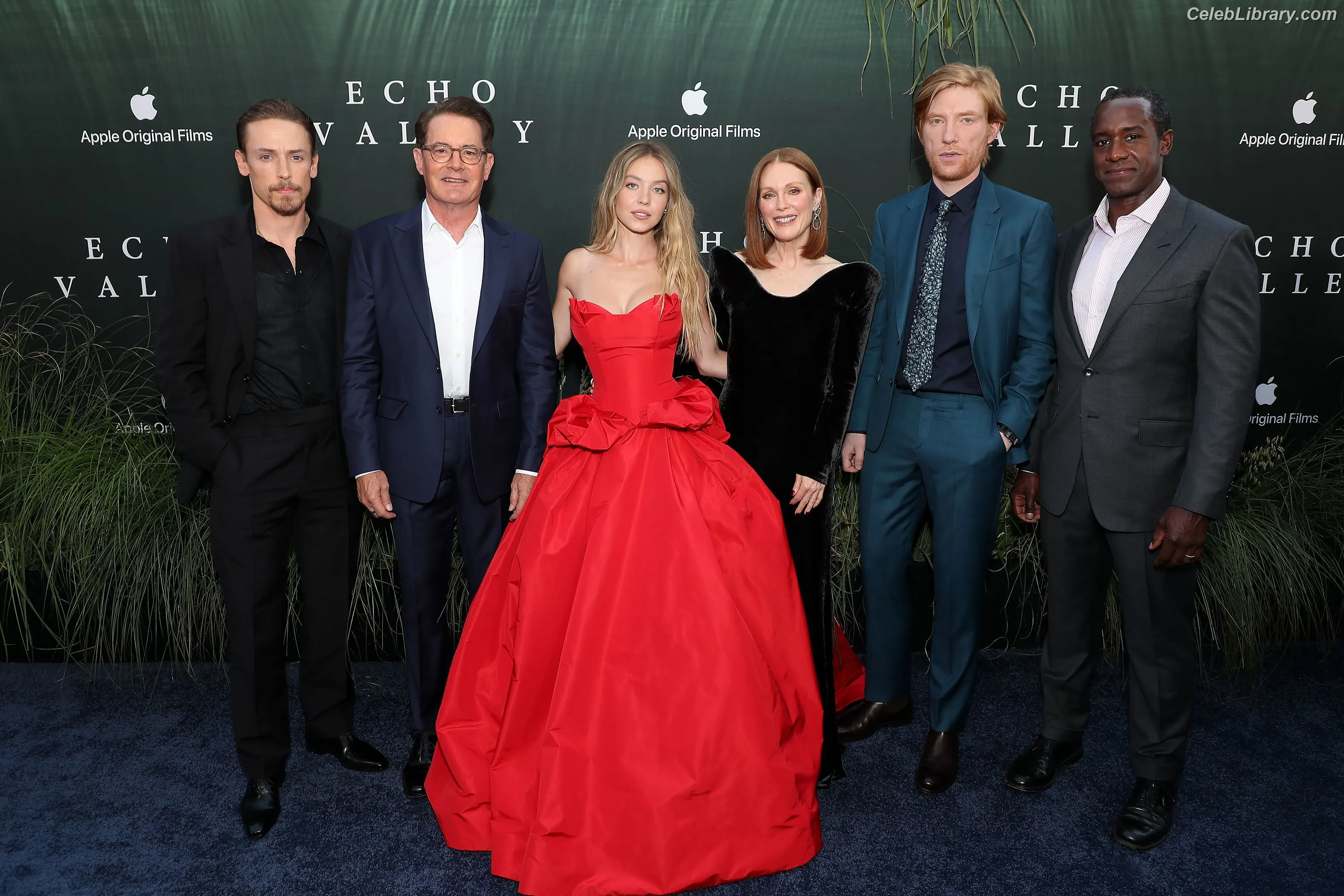 Sydney Sweeney photo 2 of 12030