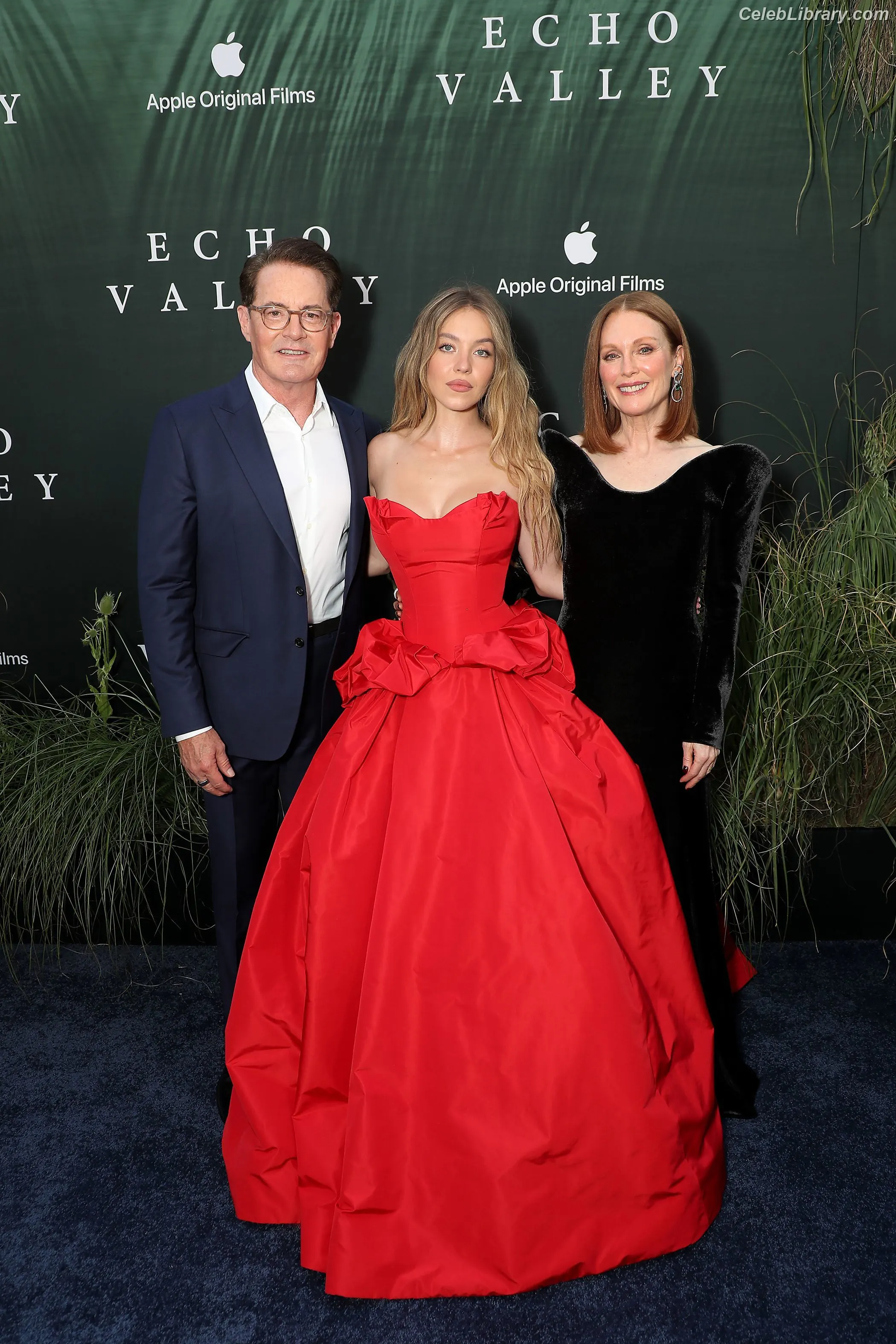 Sydney Sweeney photo 5 of 12030