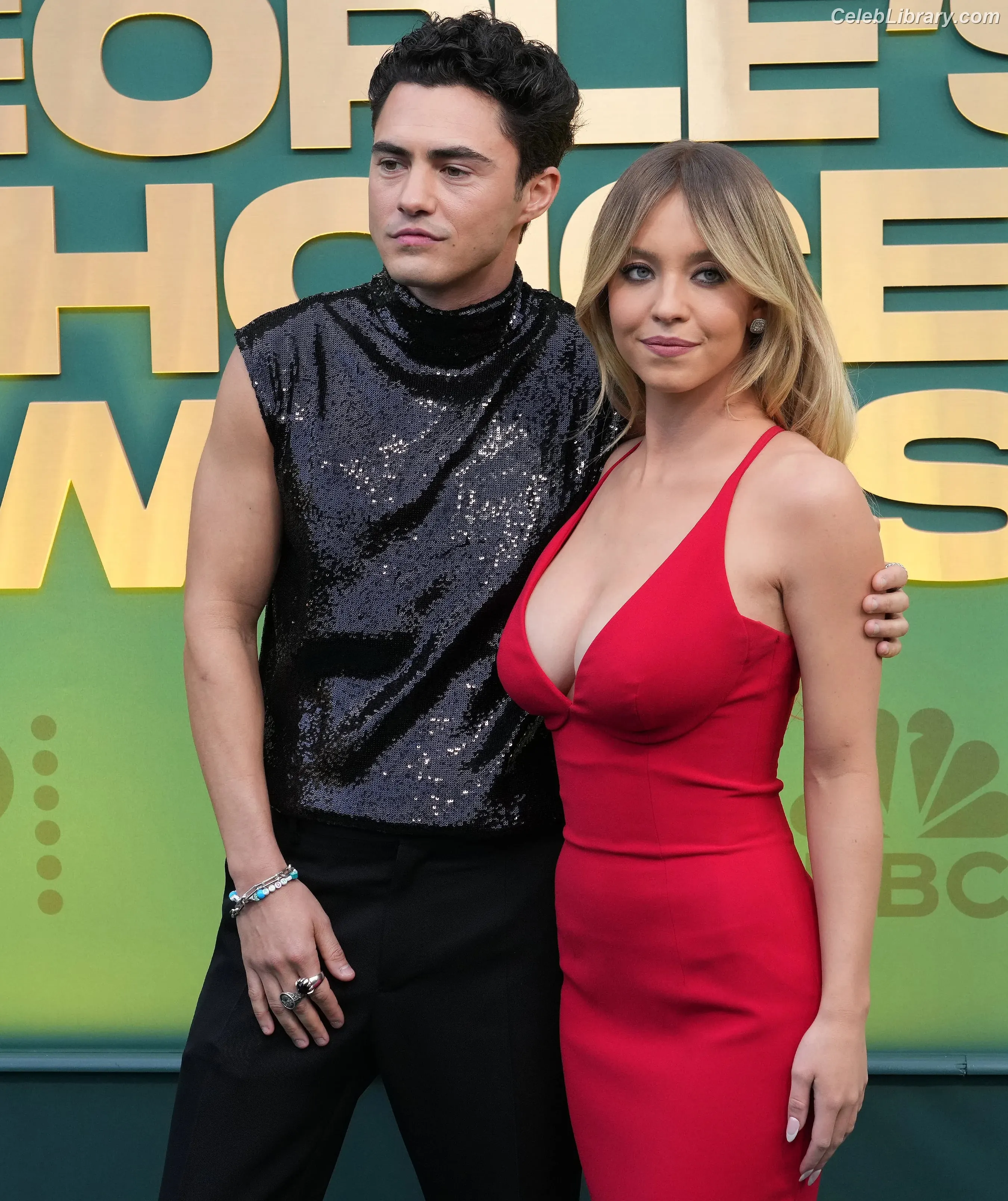Sydney Sweeney photo 5 of 12030
