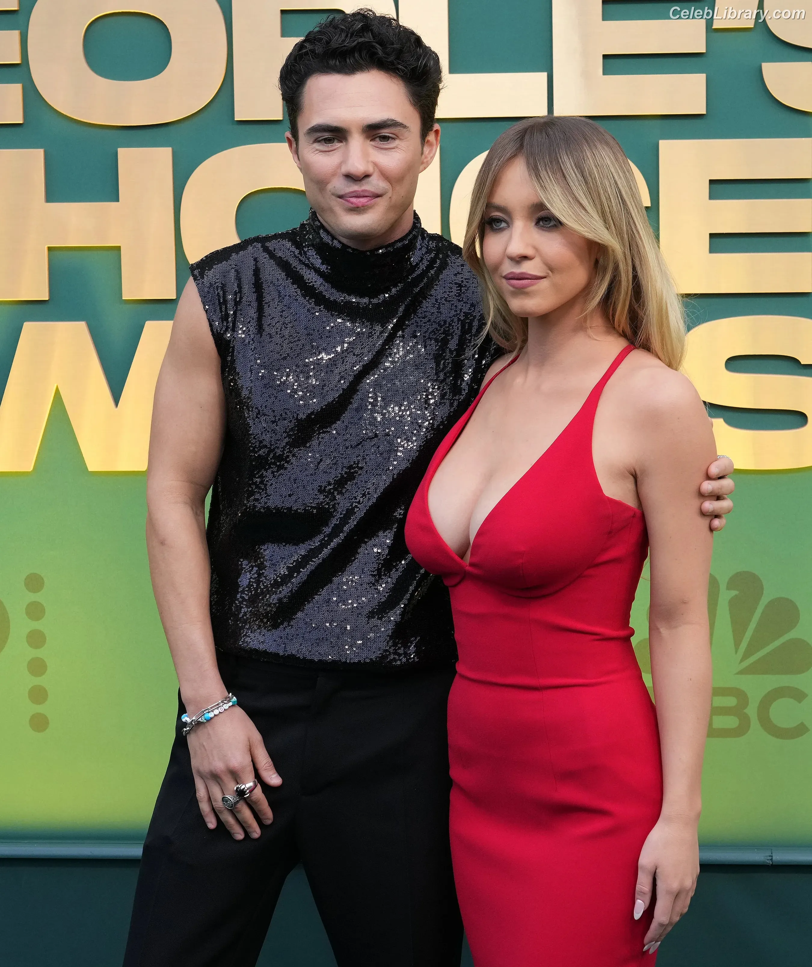 Sydney Sweeney photo 6 of 12030