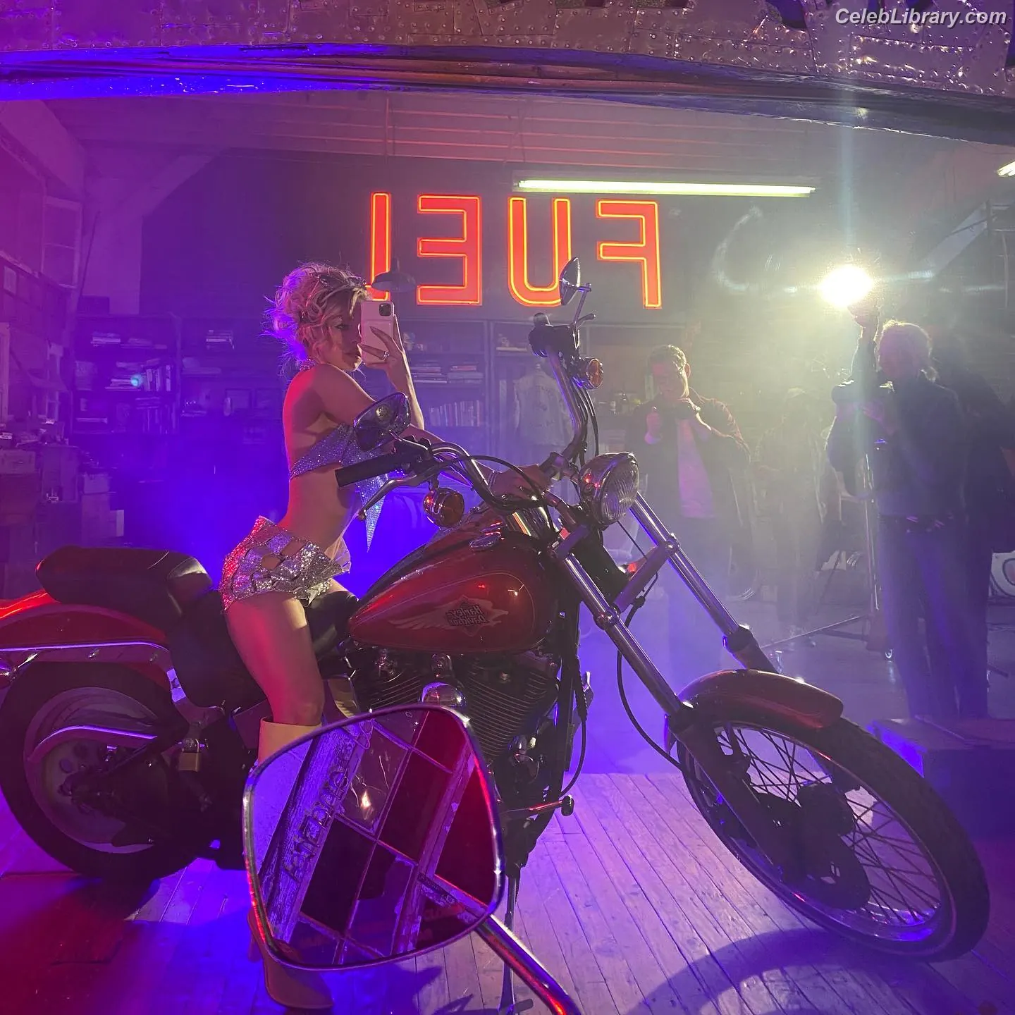 Sydney Sweeney photo 22 of 12030