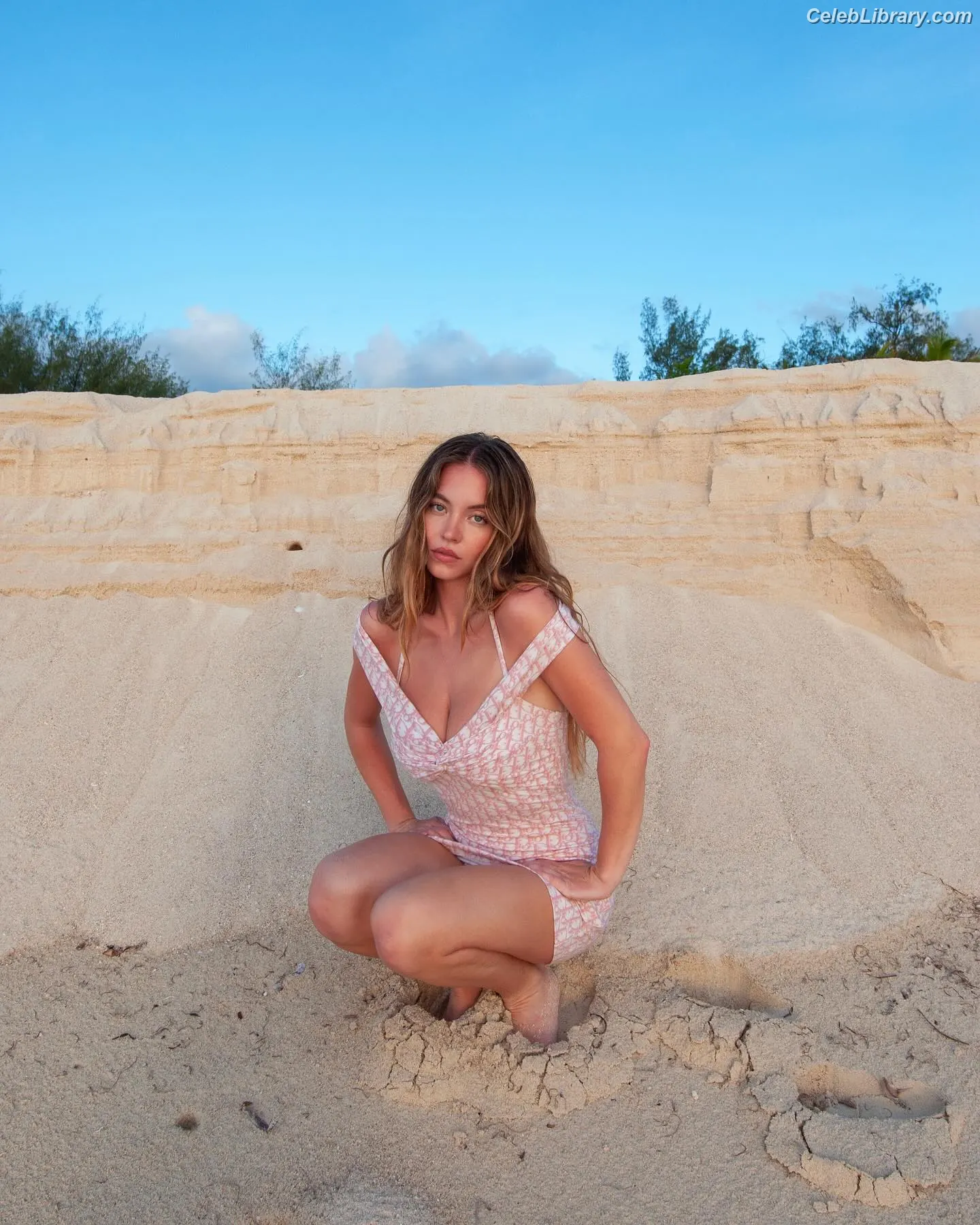 Sydney Sweeney photo 7 of 12030
