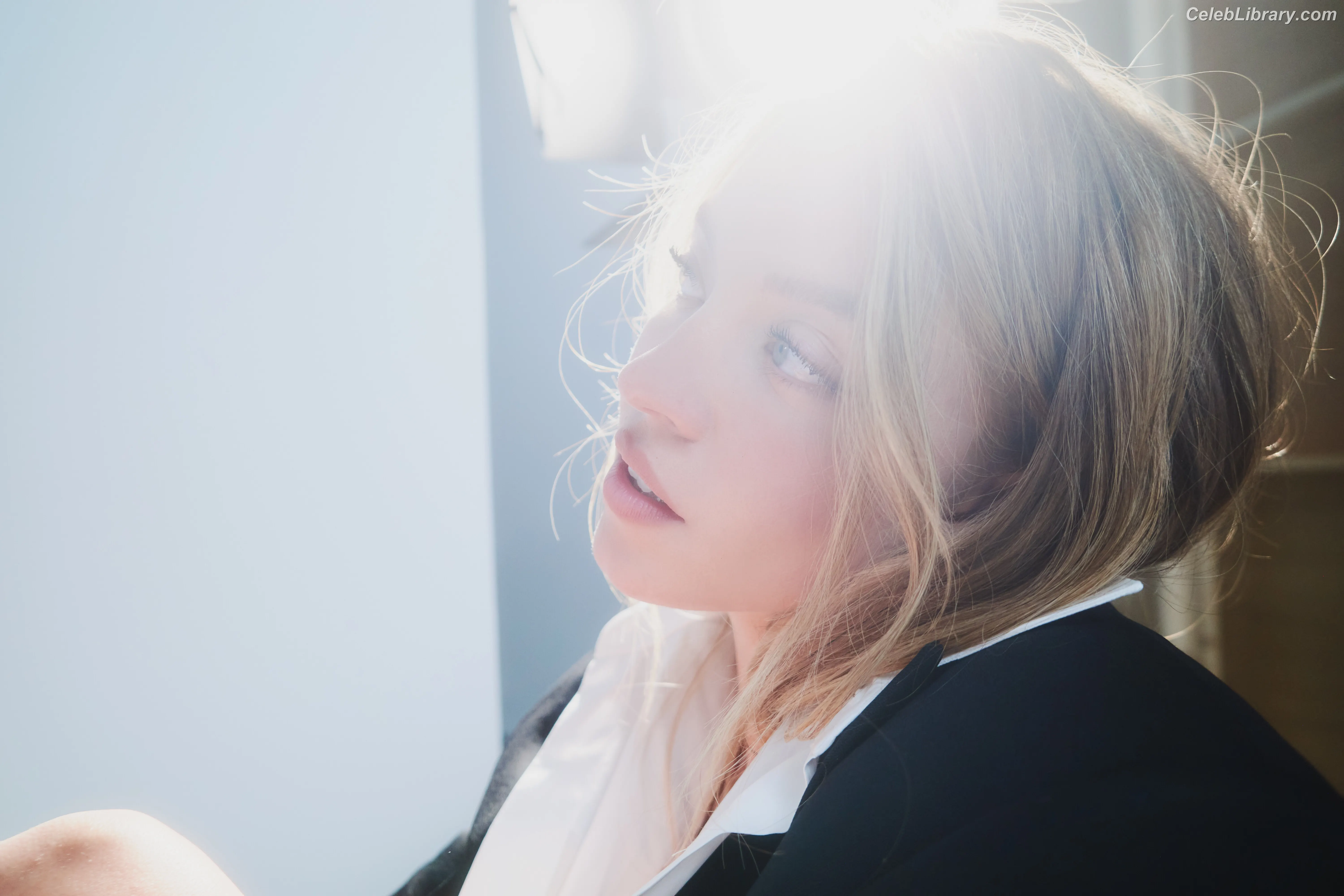 Sydney Sweeney photo 13 of 12030