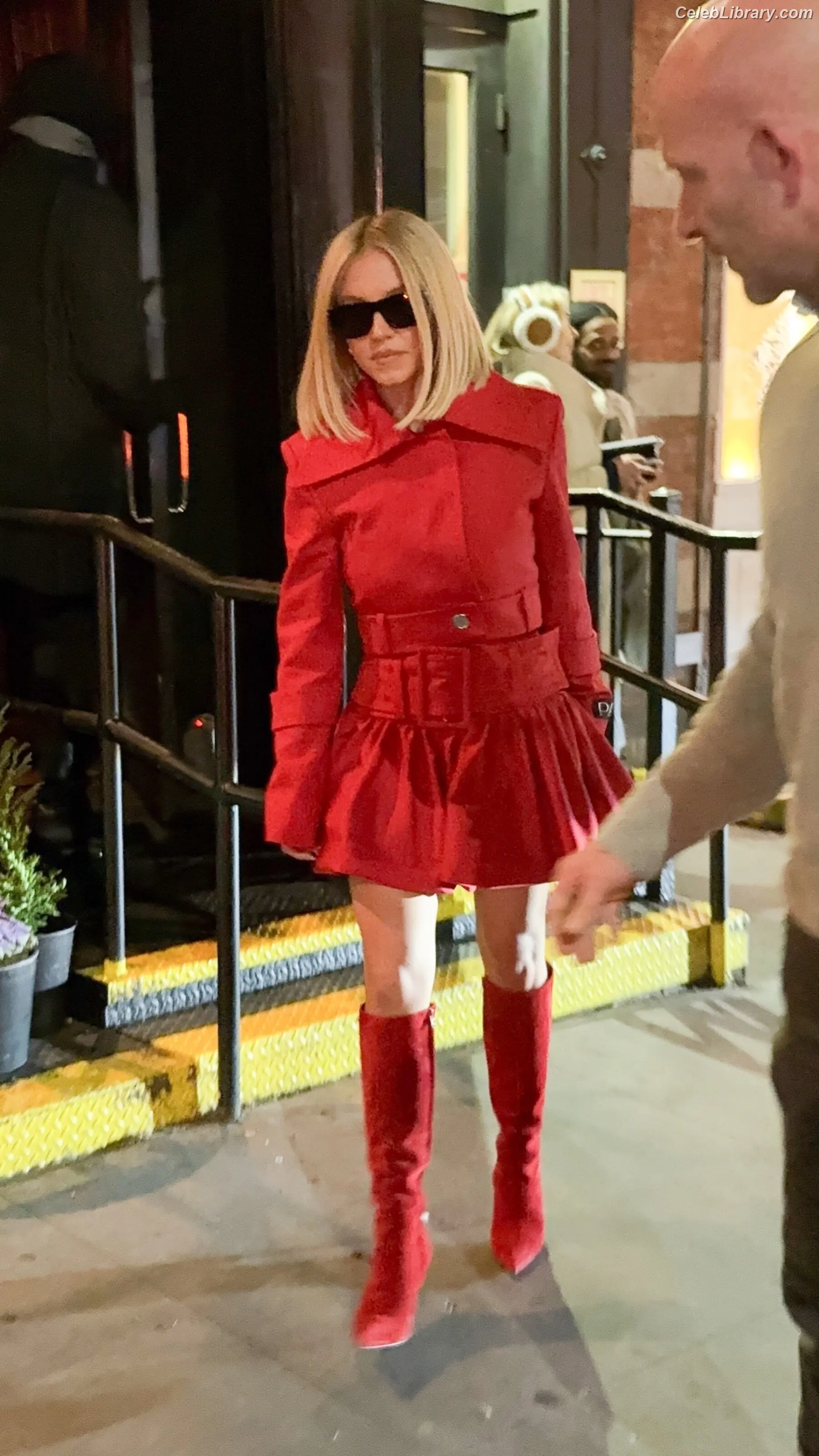 Sydney Sweeney photo 11 of 12030