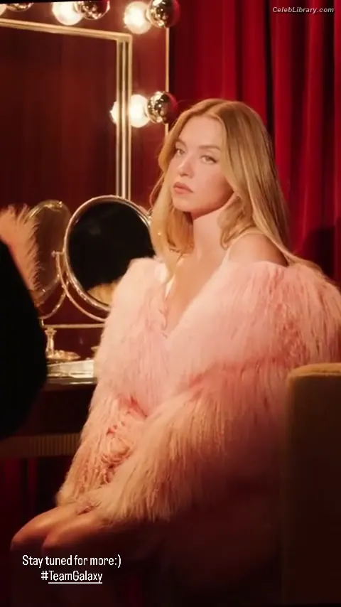 Sydney Sweeney photo 22 of 12030