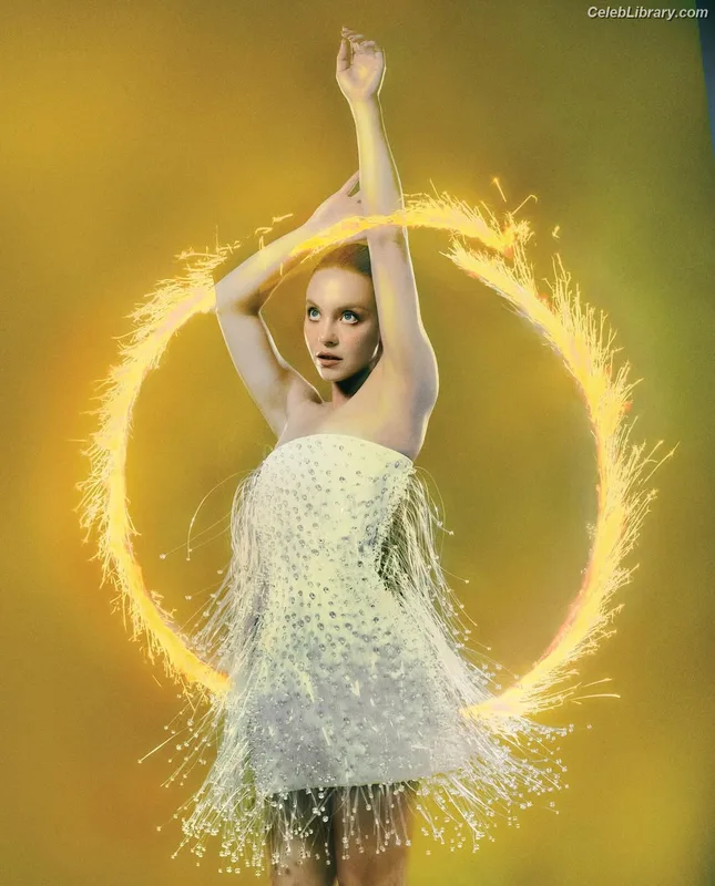 Sydney Sweeney photo 1 of 12007