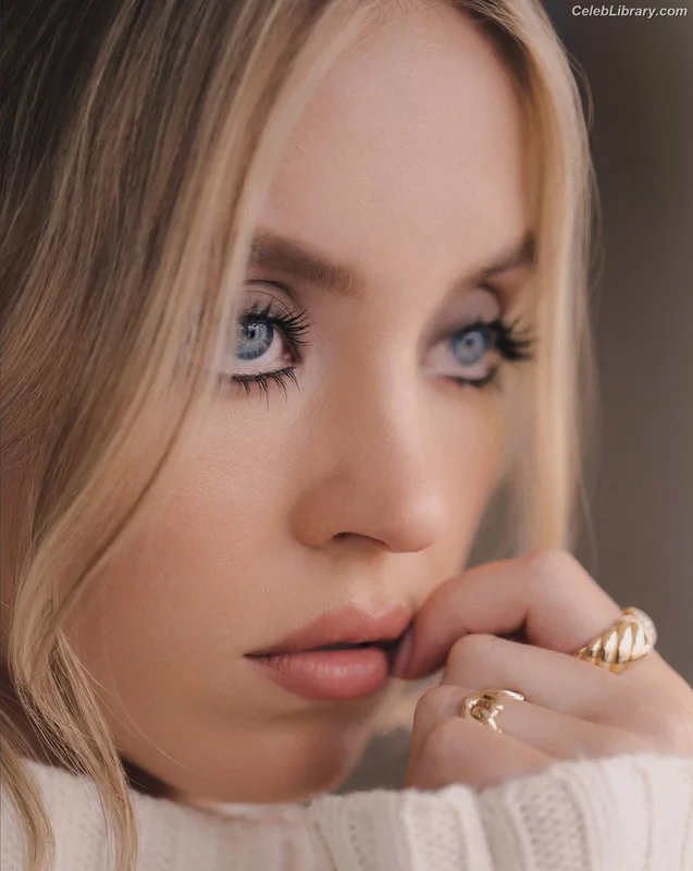Sydney Sweeney photo 22 of 12007