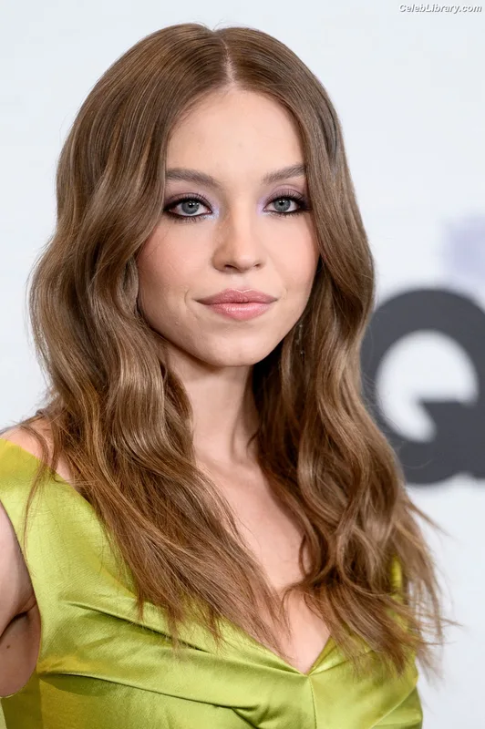 Sydney Sweeney photo 24 of 12007