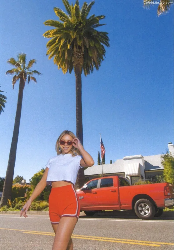 Sydney Sweeney photo 9 of 12007
