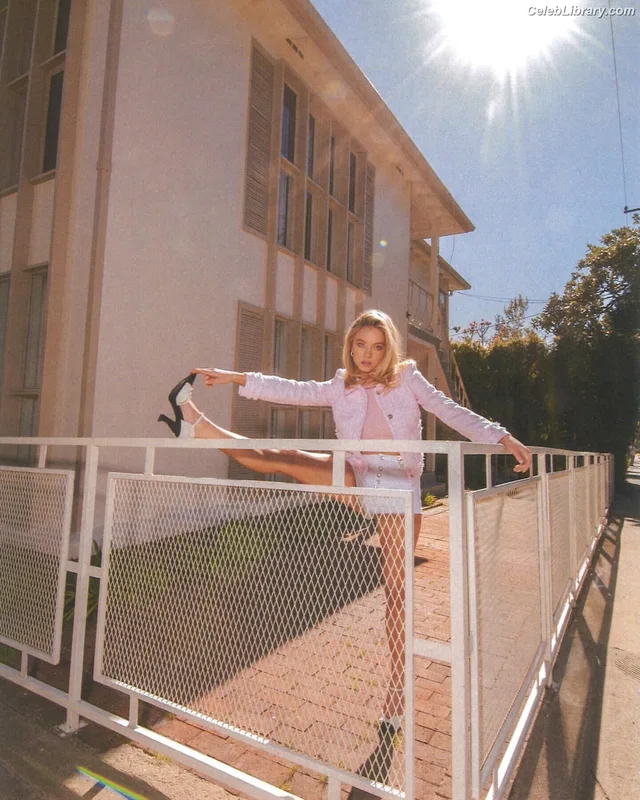 Sydney Sweeney photo 15 of 12007