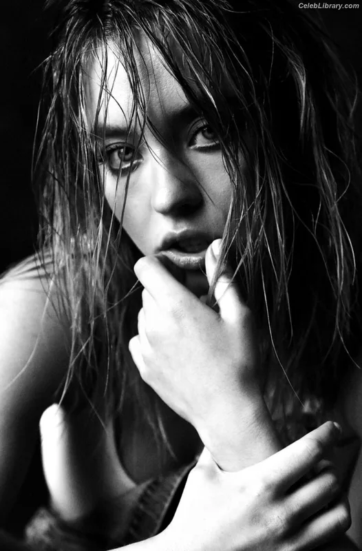 Sydney Sweeney photo 18 of 12007