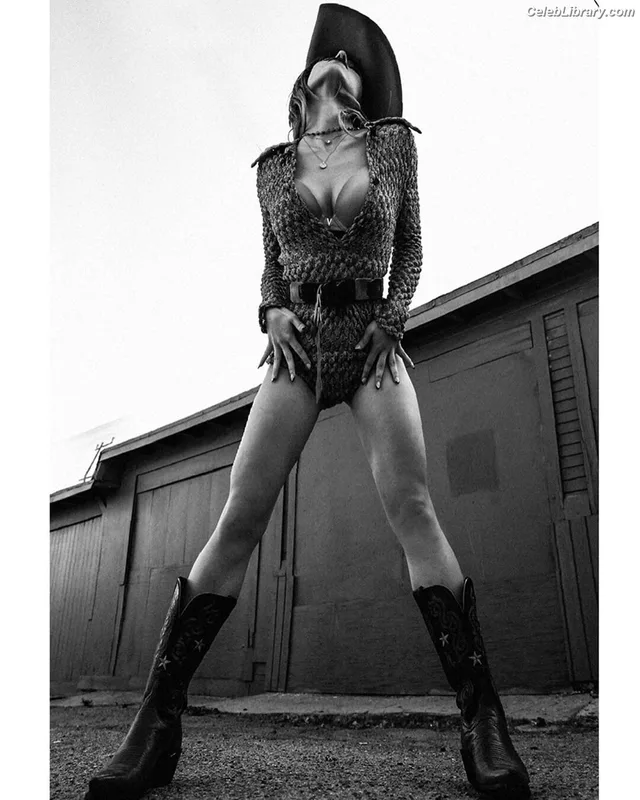 Sydney Sweeney photo 23 of 12007