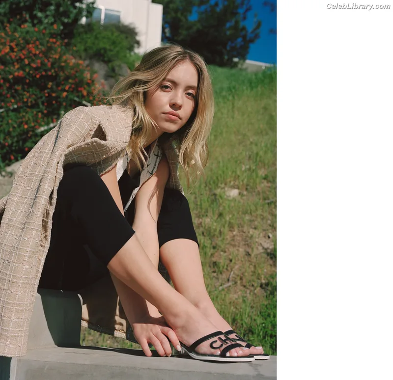 Sydney Sweeney photo 13 of 12007