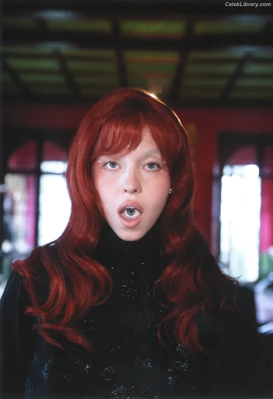 Sydney Sweeney photo 5 of 12007