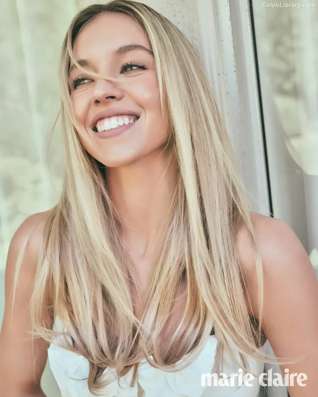 Sydney Sweeney photo 14 of 12007