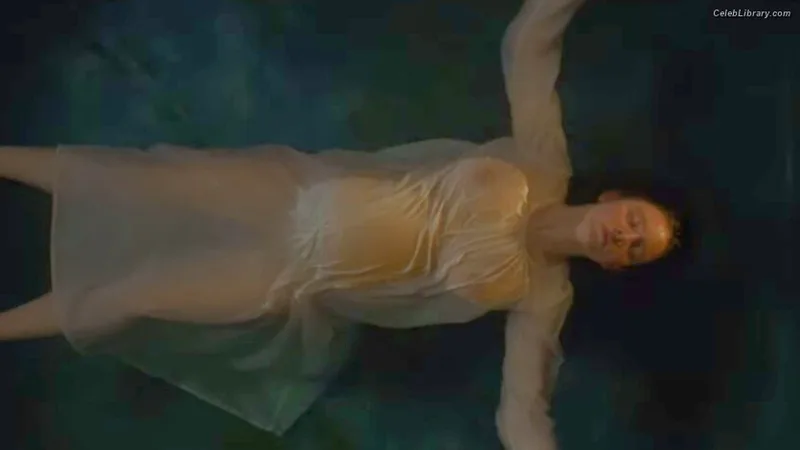 Sydney Sweeney photo 15 of 12007