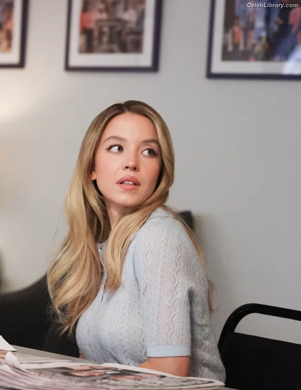 Sydney Sweeney photo 23 of 12007