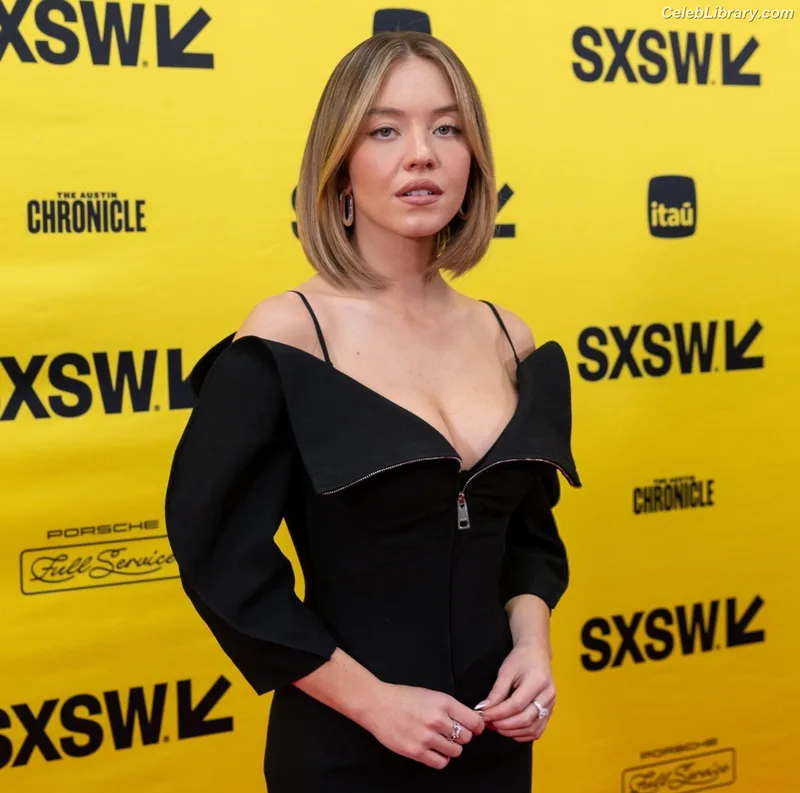 Sydney Sweeney photo 24 of 12007