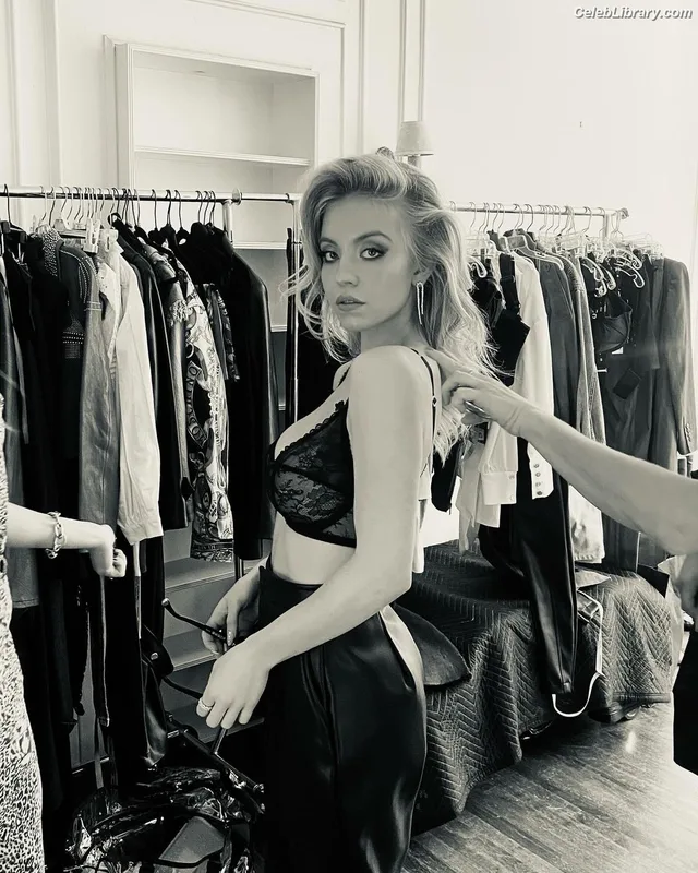 Sydney Sweeney photo 1 of 12007