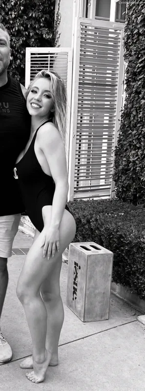 Sydney Sweeney photo 2 of 12007
