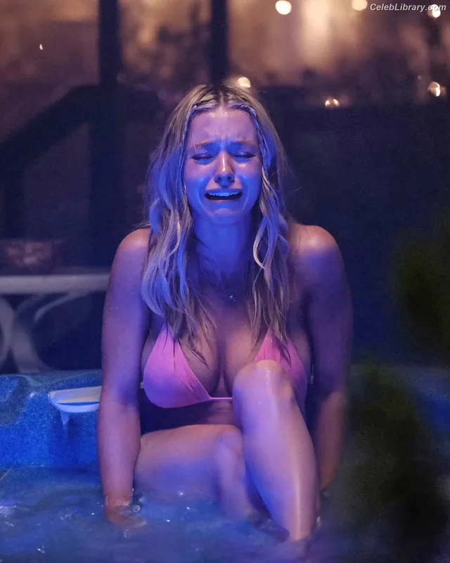Sydney Sweeney photo 13 of 12007